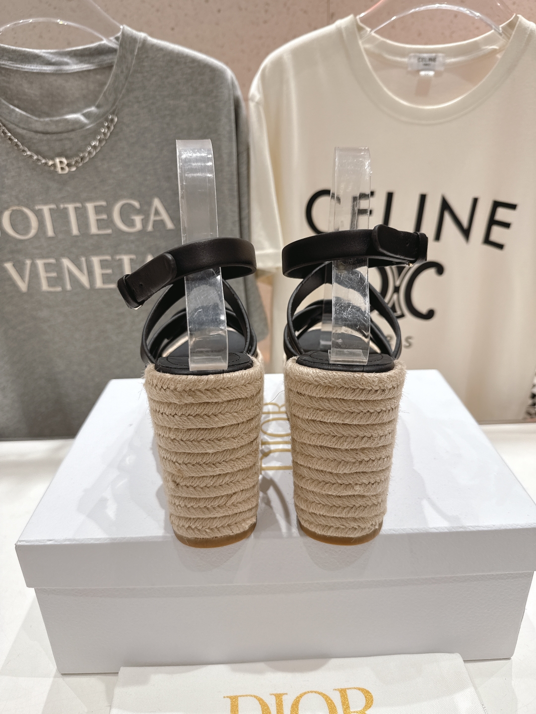 高版本出厂
  Dior*迪奥D家2025ss春夏新款仙女风坡跟厚底凉鞋

11原版复刻 市面上最高版本