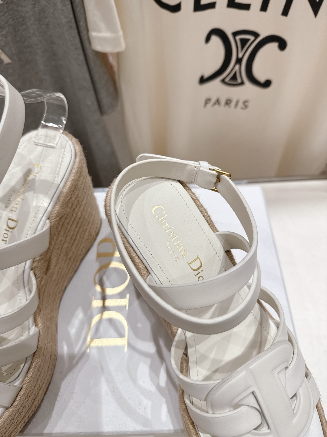 高版本出厂
  Dior*迪奥D家2025ss春夏新款仙女风坡跟厚底凉鞋

11原版复刻 市面上最高版本