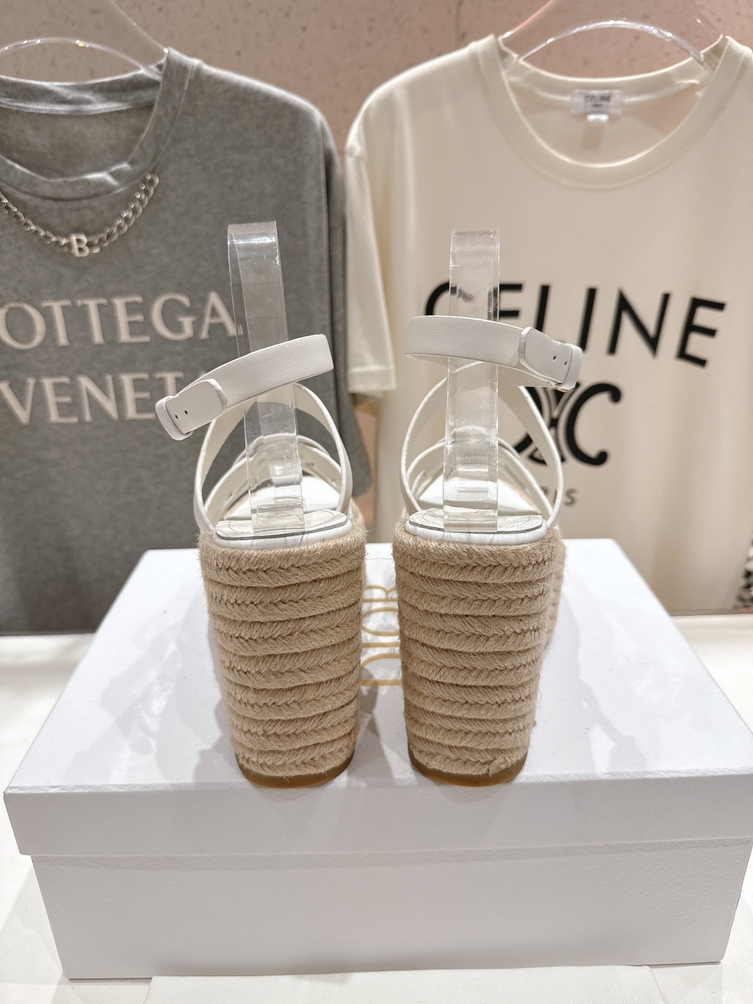 高版本出厂
  Dior*迪奥D家2025ss春夏新款仙女风坡跟厚底凉鞋

11原版复刻 市面上最高版本