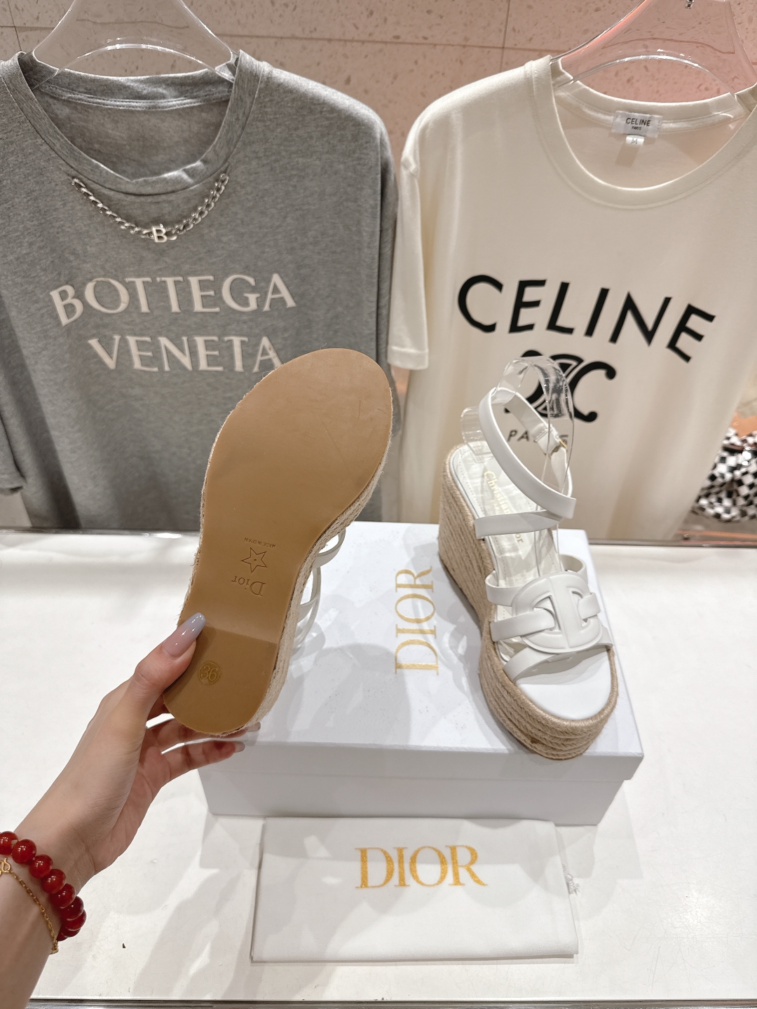 高版本出厂
  Dior*迪奥D家2025ss春夏新款仙女风坡跟厚底凉鞋

11原版复刻 市面上最高版本