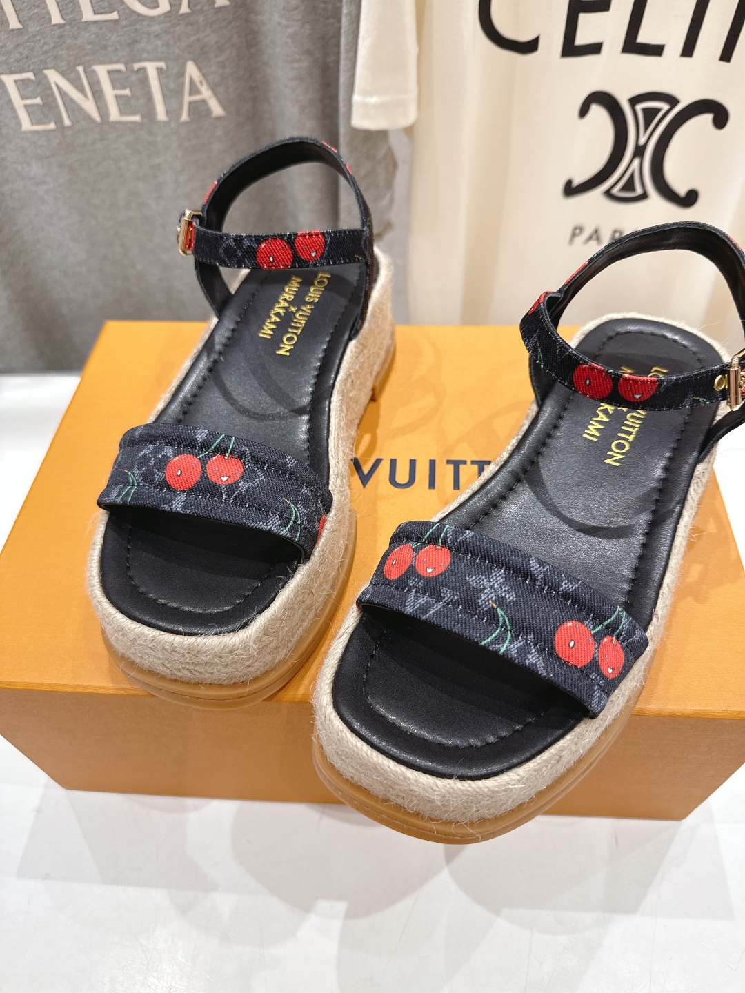 高版本出厂
  Louis Vuitton ss25 new arrival LV驴牌夏季系列新款麻绳底