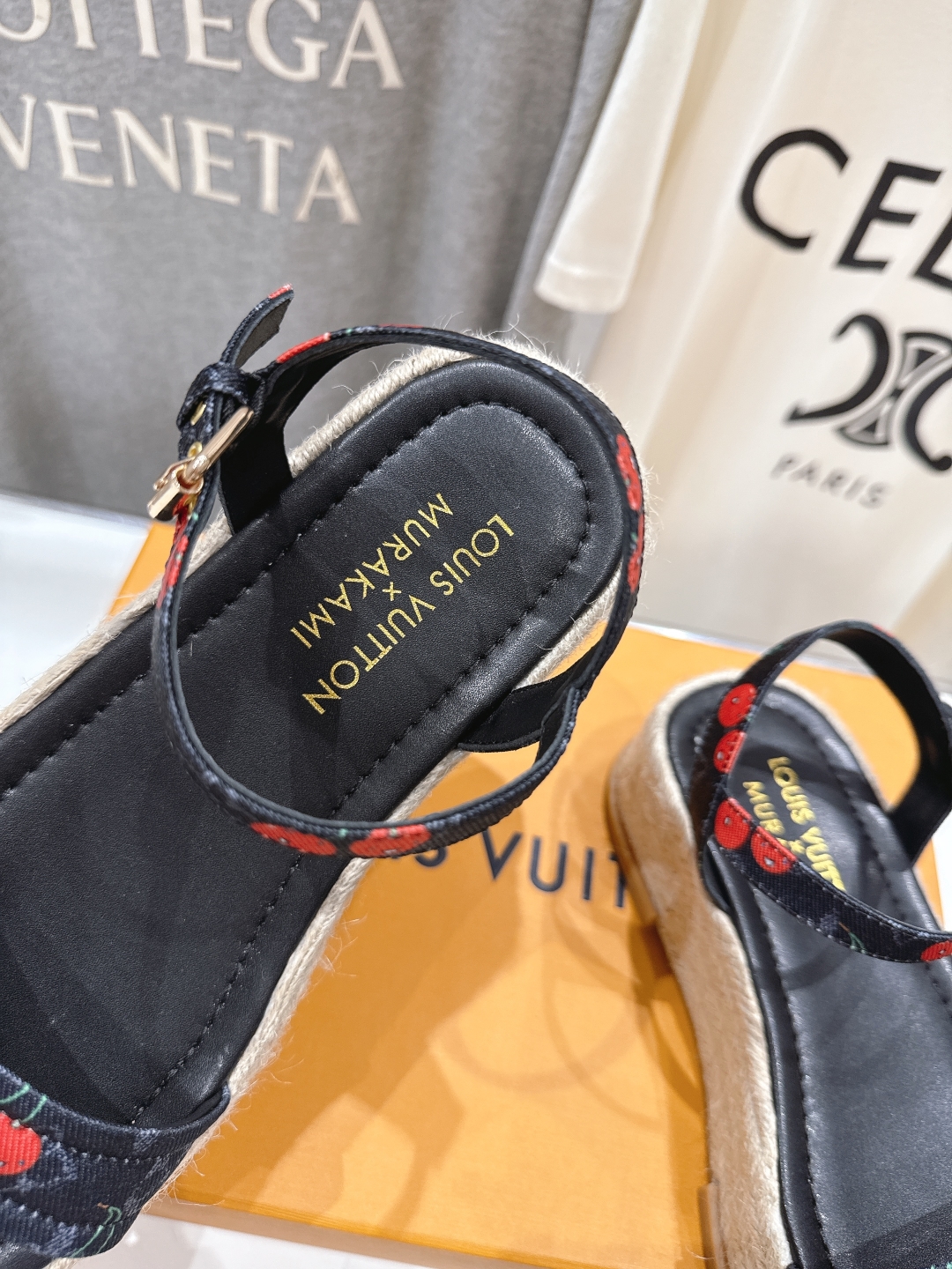 高版本出厂
  Louis Vuitton ss25 new arrival LV驴牌夏季系列新款麻绳底