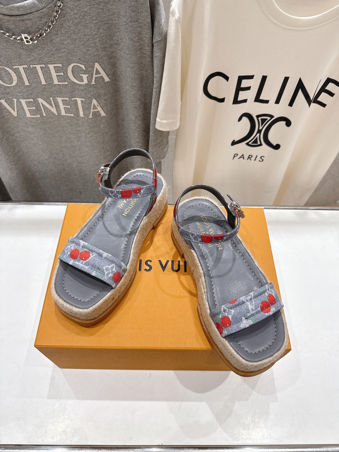 高版本出厂
  Louis Vuitton ss25 new arrival LV驴牌夏季系列新款麻绳底