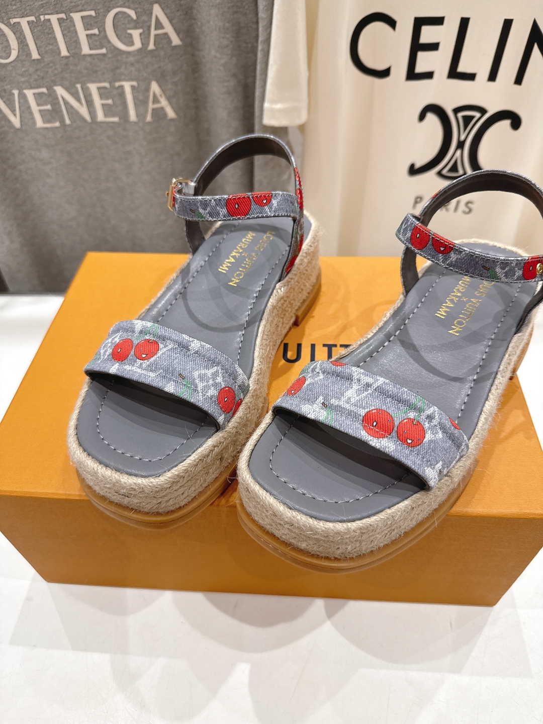 高版本出厂
  Louis Vuitton ss25 new arrival LV驴牌夏季系列新款麻绳底