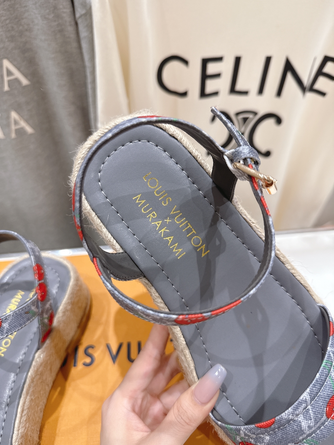 高版本出厂
  Louis Vuitton ss25 new arrival LV驴牌夏季系列新款麻绳底