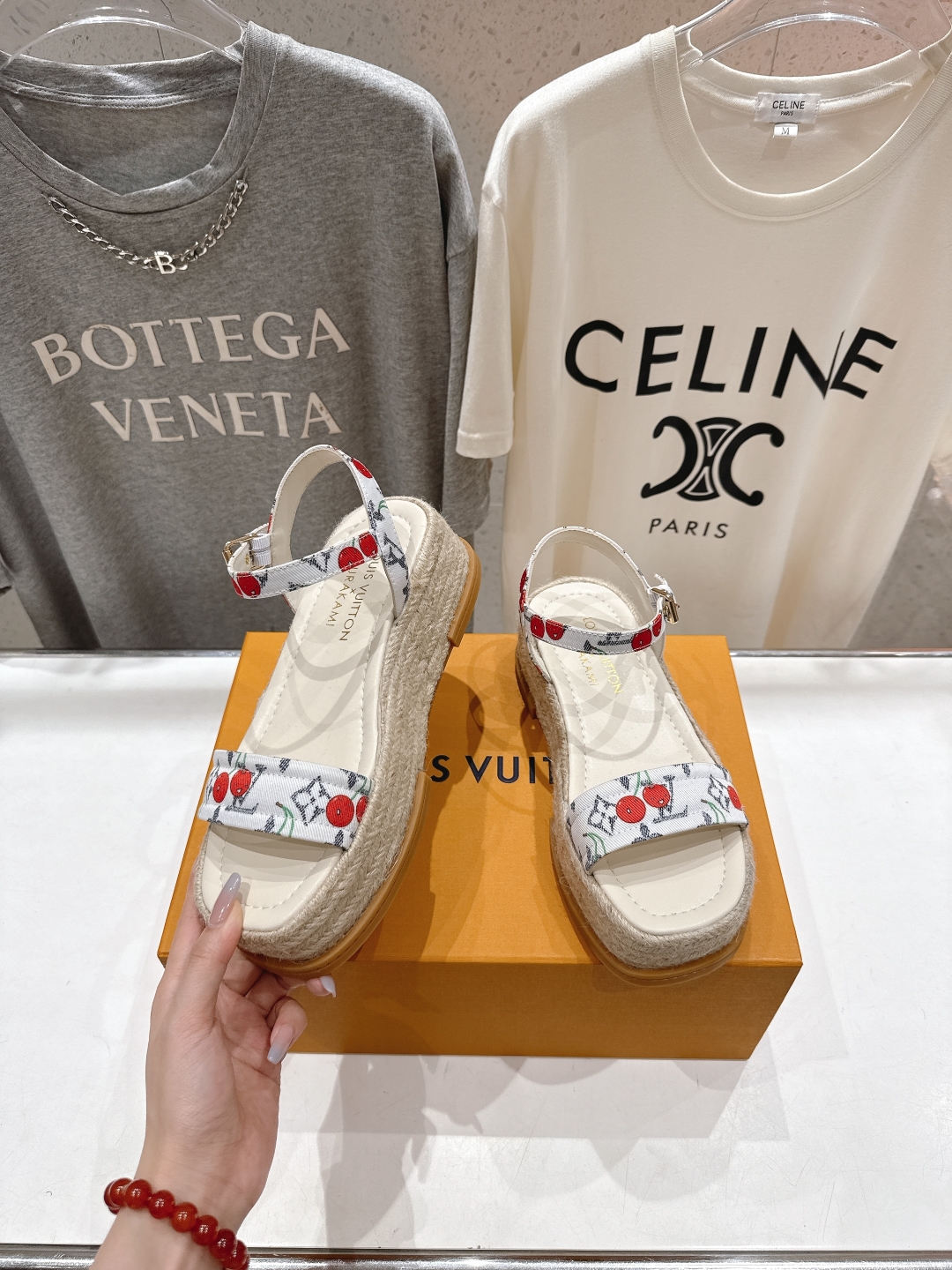 高版本出厂
  Louis Vuitton ss25 new arrival LV驴牌夏季系列新款麻绳底