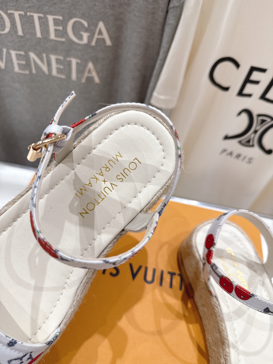 高版本出厂
  Louis Vuitton ss25 new arrival LV驴牌夏季系列新款麻绳底