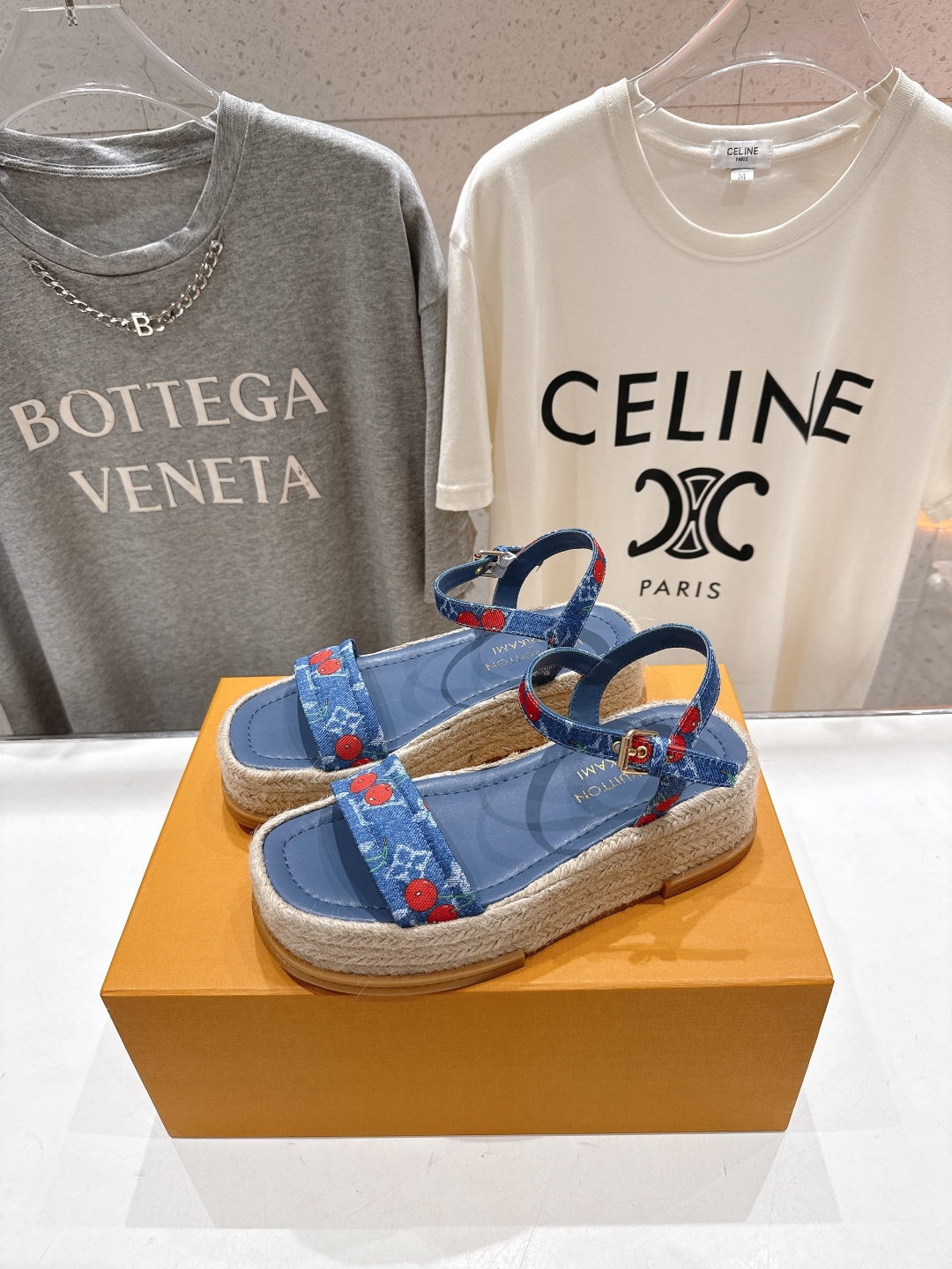 高版本出厂
  Louis Vuitton ss25 new arrival LV驴牌夏季系列新款麻绳底