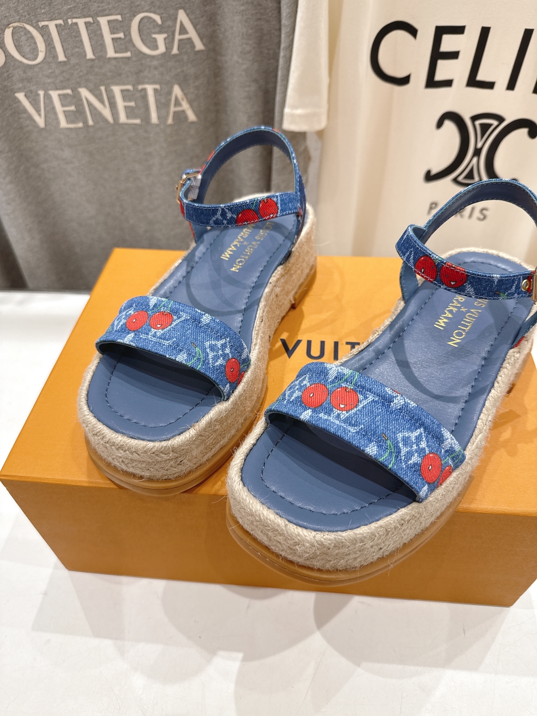 高版本出厂
  Louis Vuitton ss25 new arrival LV驴牌夏季系列新款麻绳底