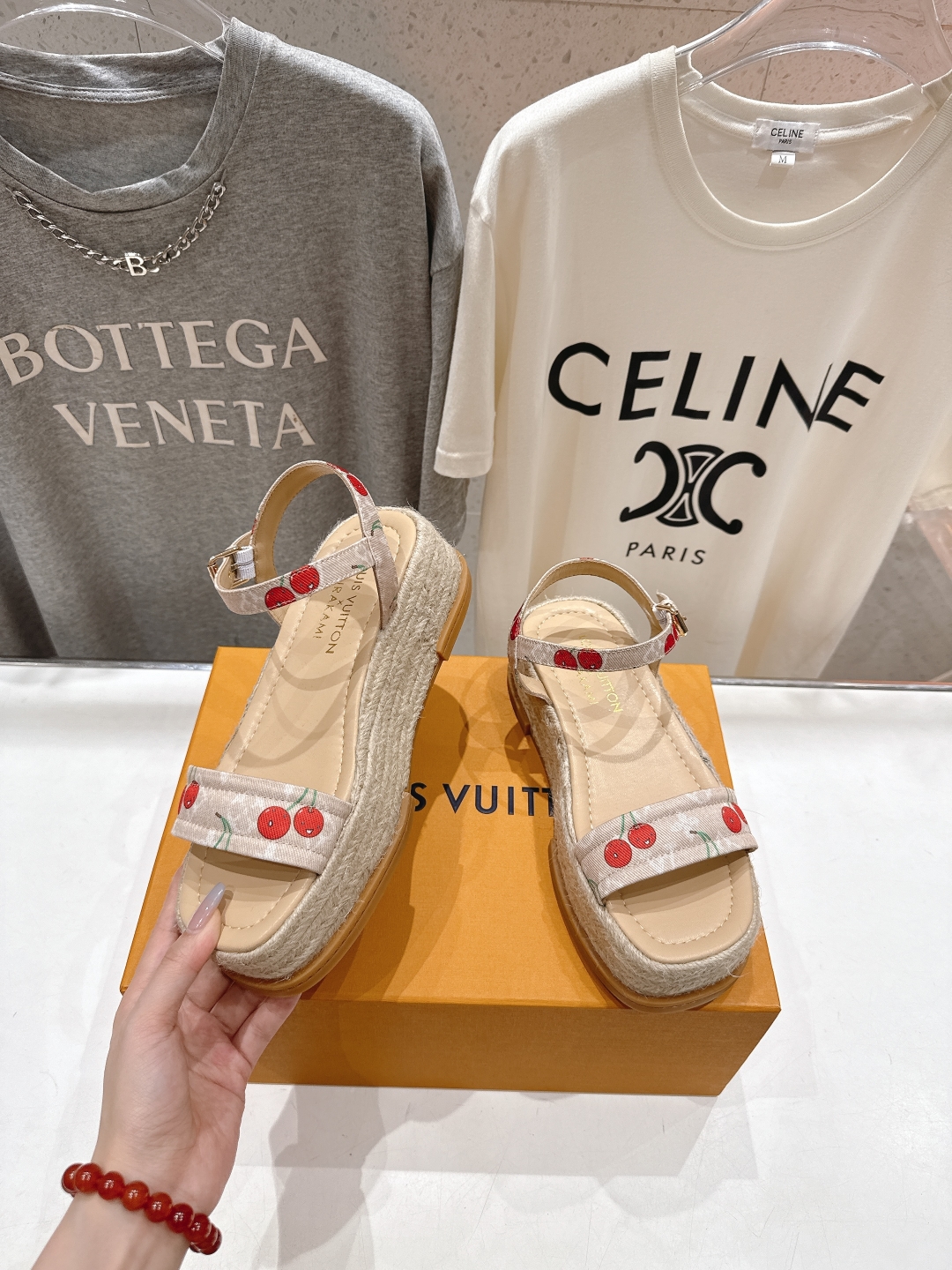 高版本出厂
  Louis Vuitton ss25 new arrival LV驴牌夏季系列新款麻绳底