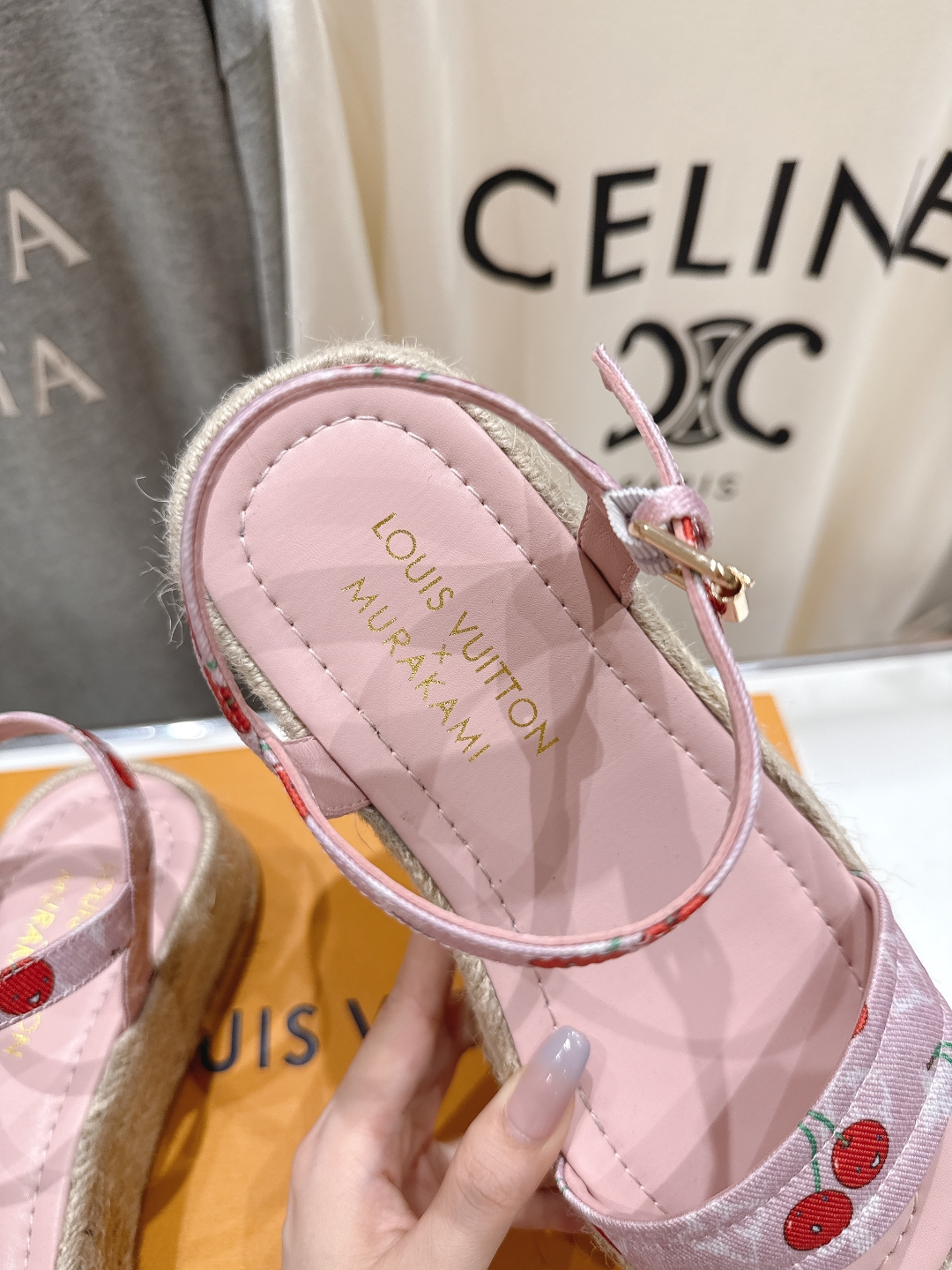高版本出厂
  Louis Vuitton ss25 new arrival LV驴牌夏季系列新款麻绳底