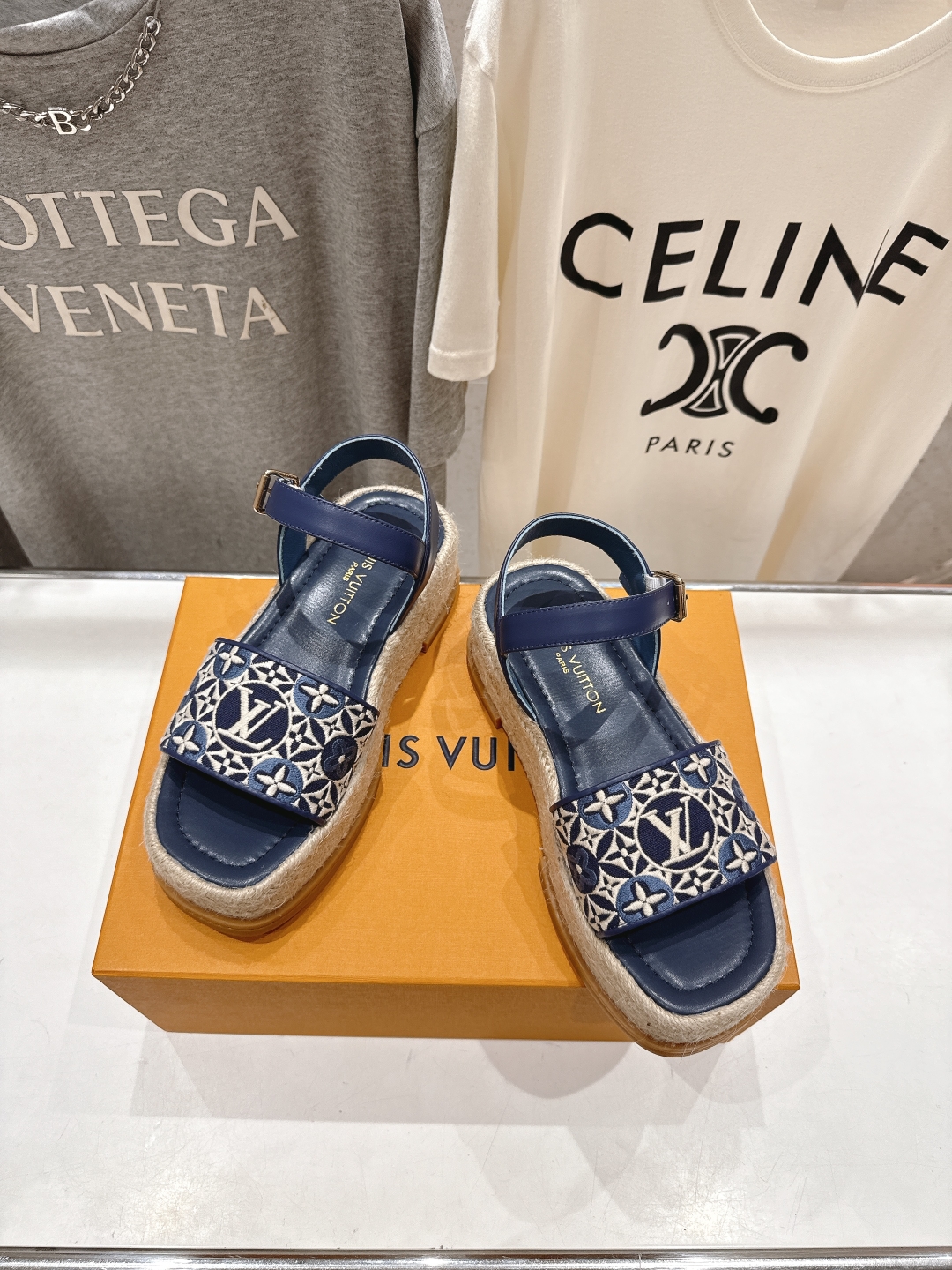 高版本出厂
  Louis Vuitton ss25 new arrival LV驴牌夏季系列新款麻绳底