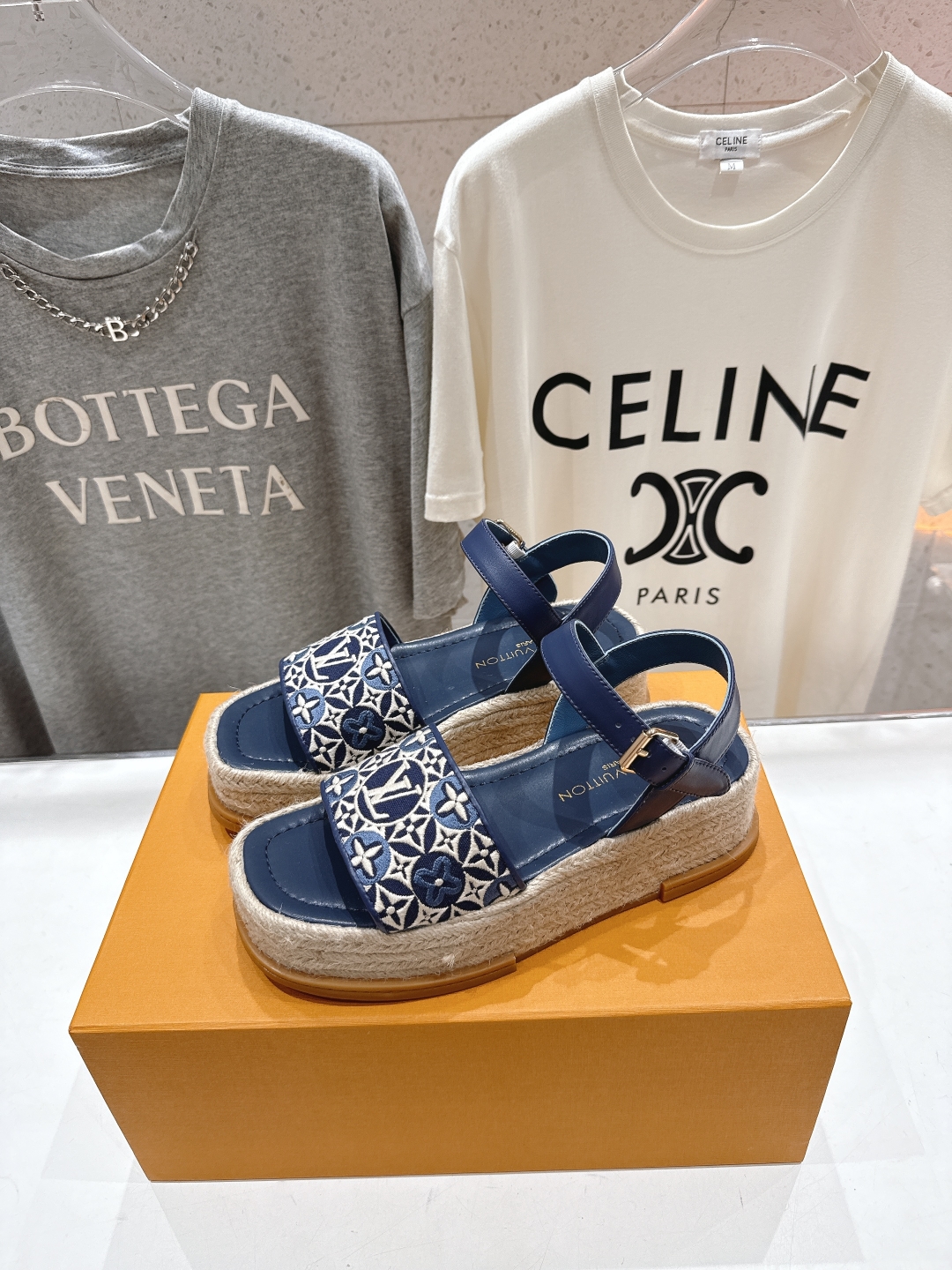 高版本出厂
  Louis Vuitton ss25 new arrival LV驴牌夏季系列新款麻绳底