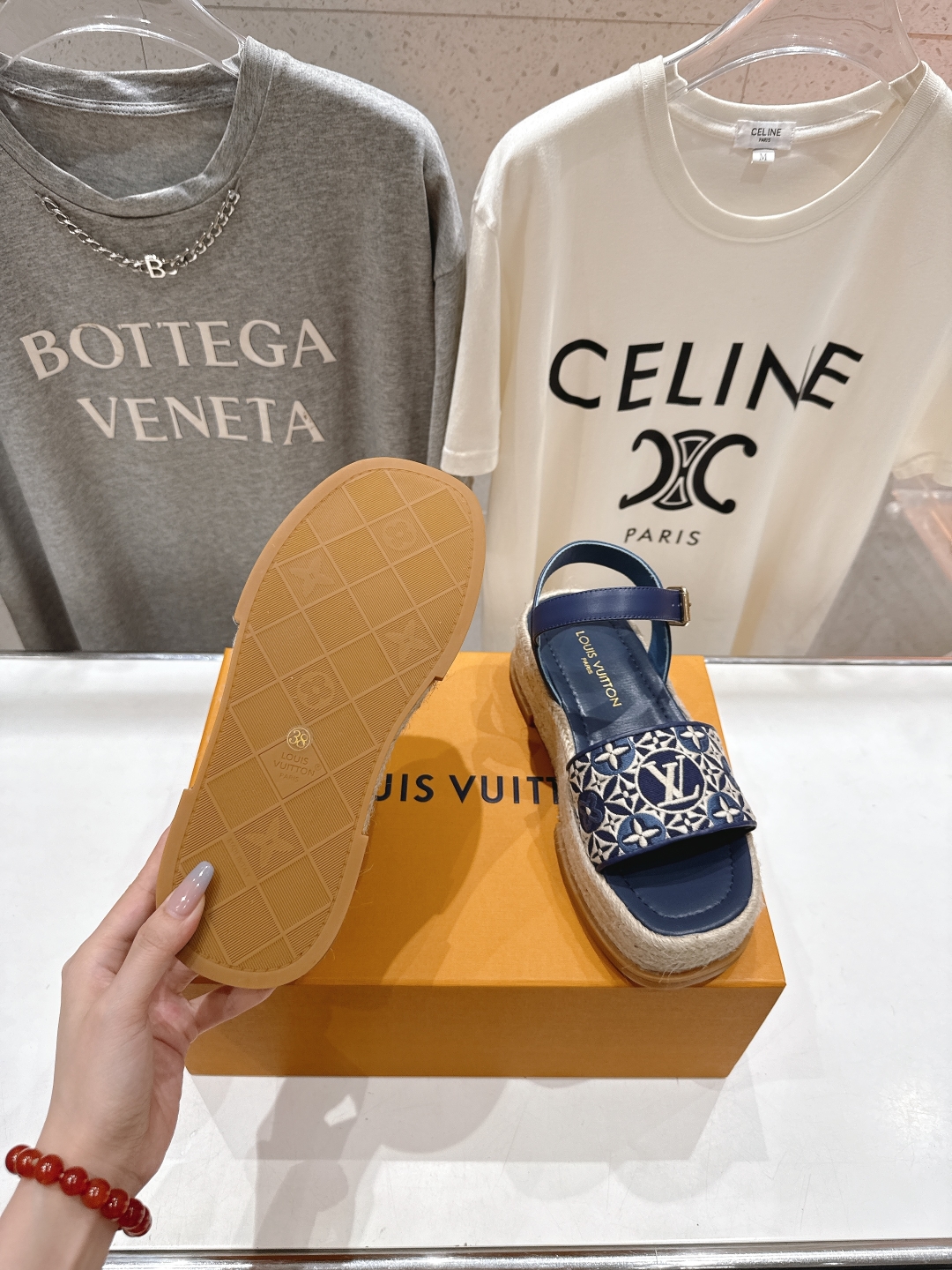 高版本出厂
  Louis Vuitton ss25 new arrival LV驴牌夏季系列新款麻绳底