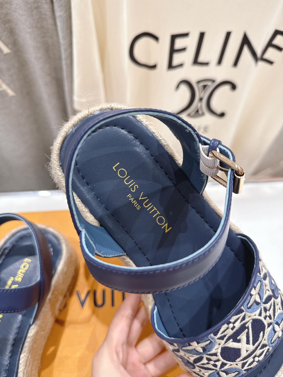 高版本出厂
  Louis Vuitton ss25 new arrival LV驴牌夏季系列新款麻绳底