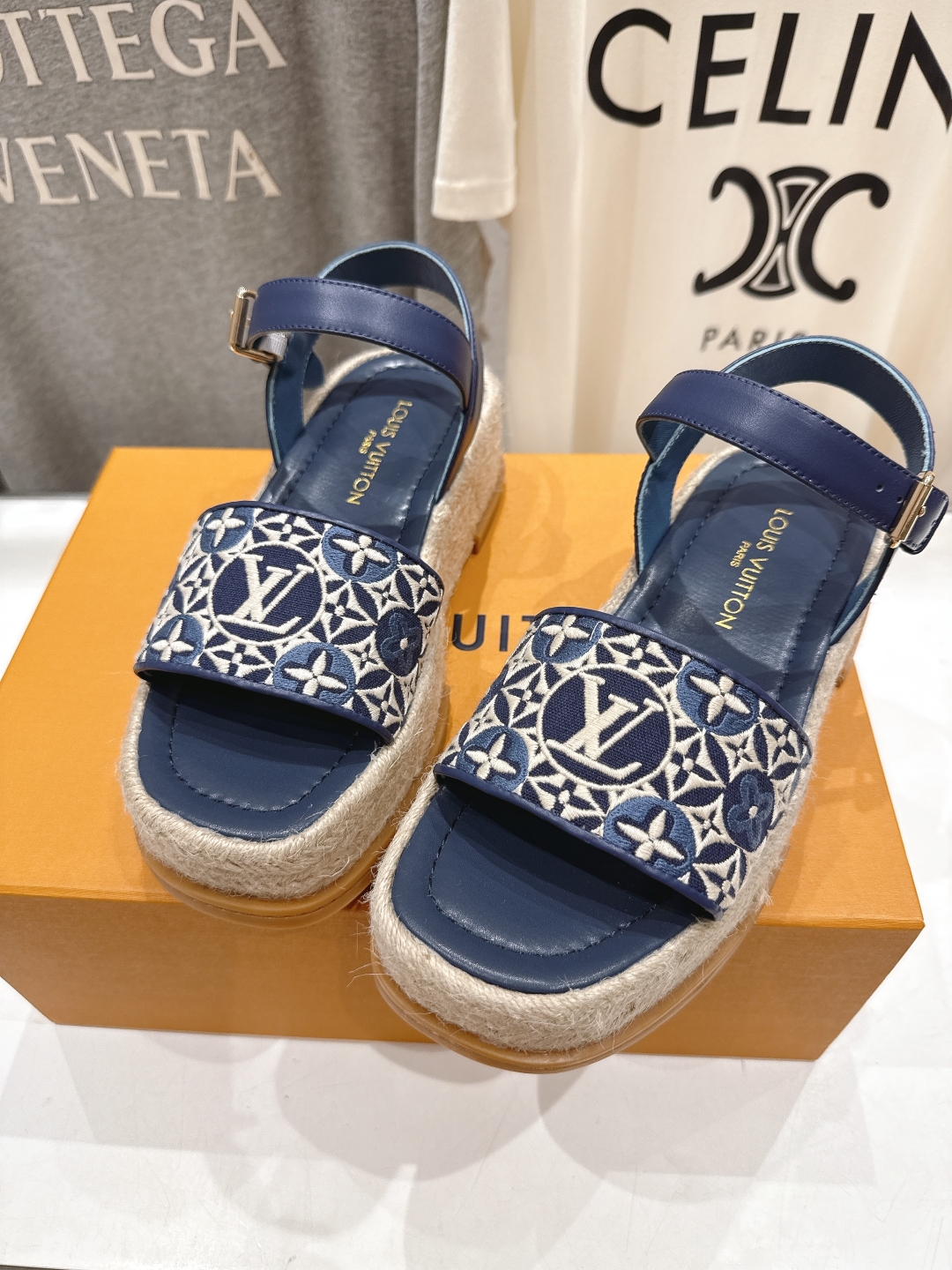高版本出厂
  Louis Vuitton ss25 new arrival LV驴牌夏季系列新款麻绳底