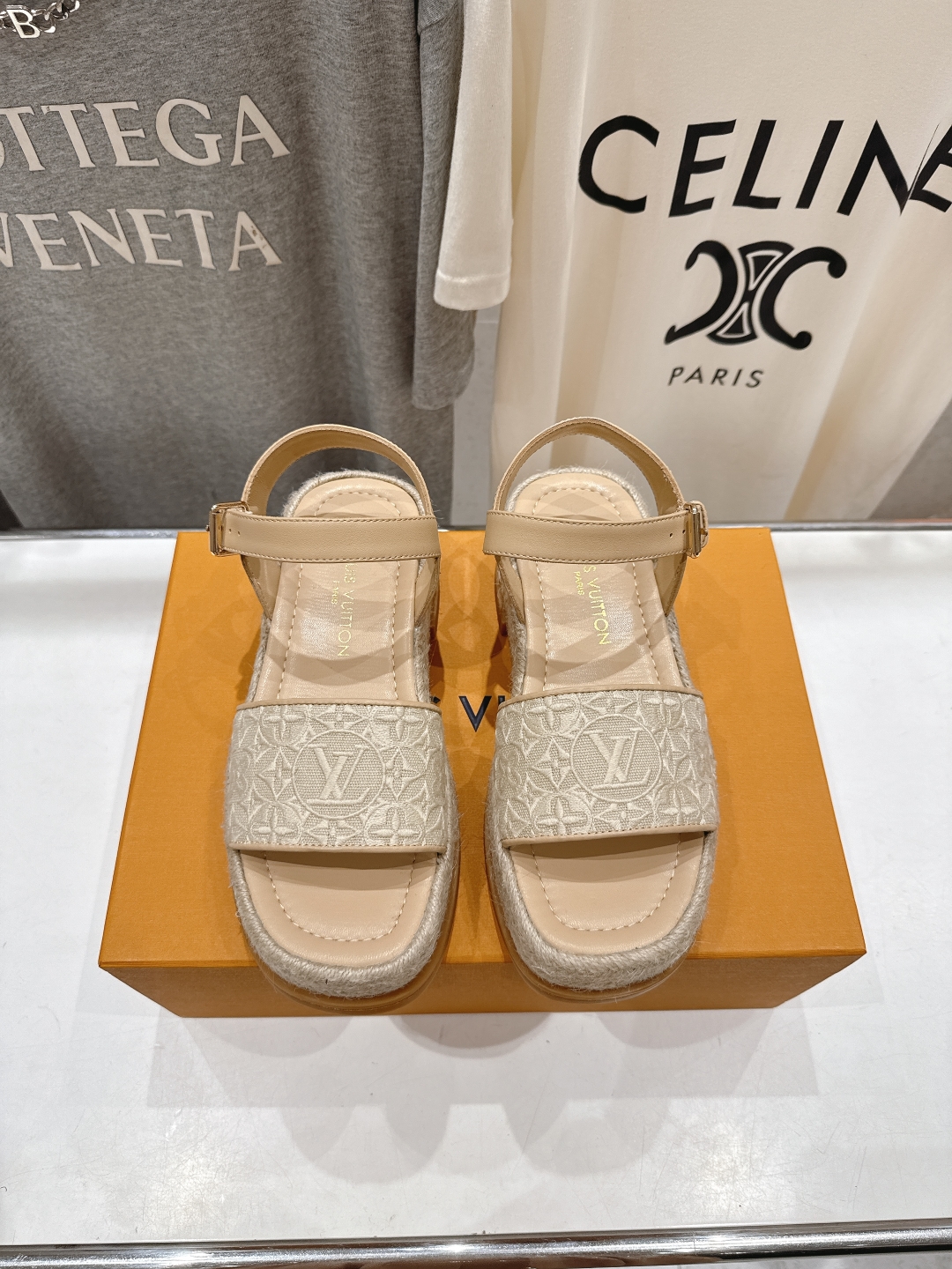高版本出厂
  Louis Vuitton ss25 new arrival LV驴牌夏季系列新款麻绳底