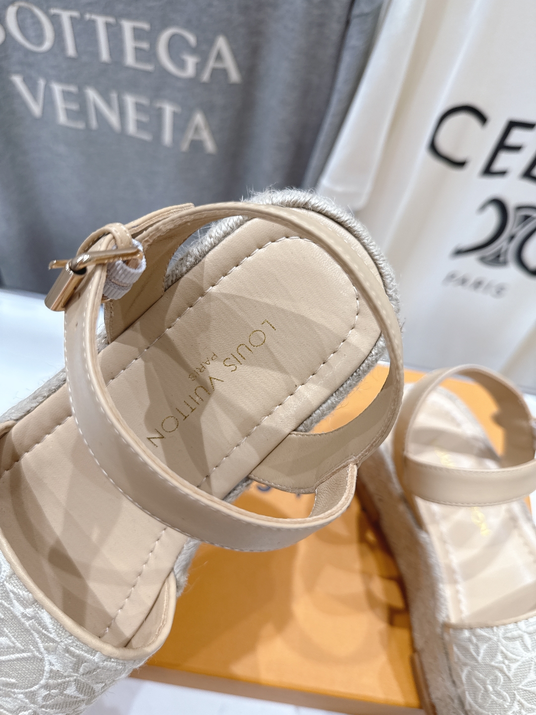 高版本出厂
  Louis Vuitton ss25 new arrival LV驴牌夏季系列新款麻绳底