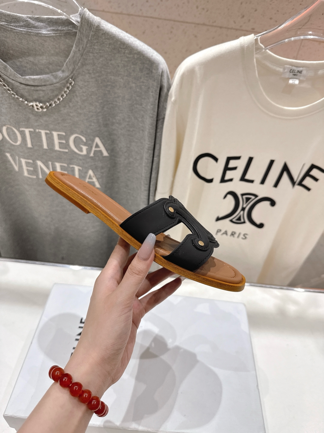 高版本出厂
 Celine*塞琳2025ss思琳初夏新款凯旋门Logo凉拖鞋
高级感十足  网红ins种