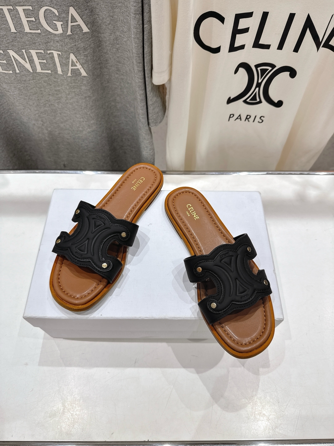 高版本出厂
 Celine*塞琳2025ss思琳初夏新款凯旋门Logo凉拖鞋
高级感十足  网红ins种