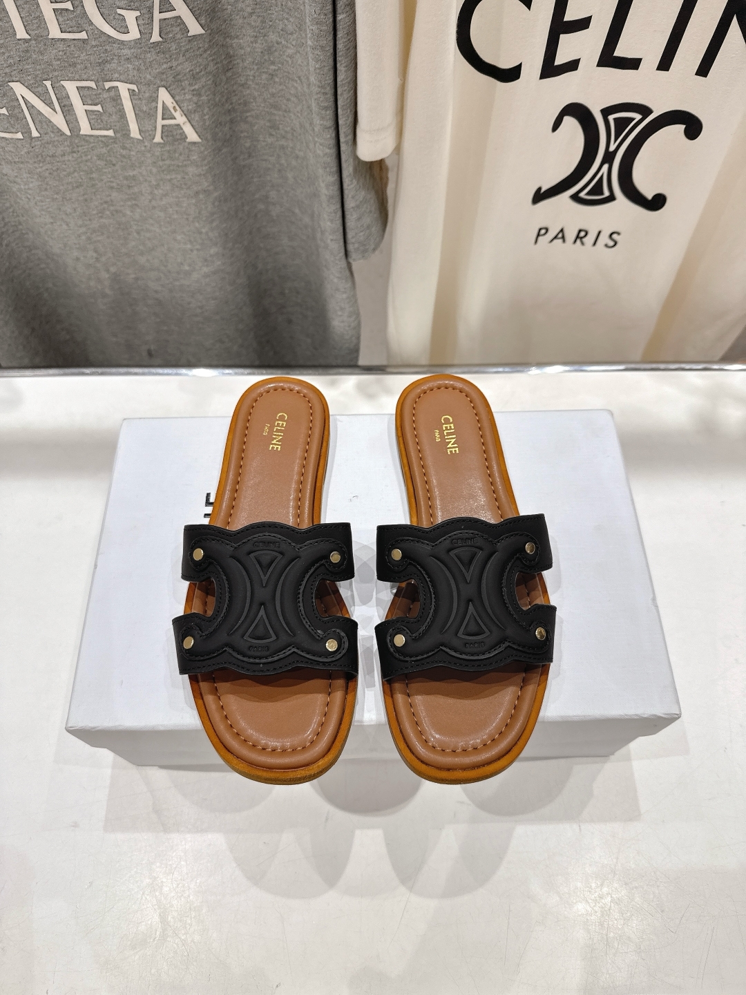 高版本出厂
 Celine*塞琳2025ss思琳初夏新款凯旋门Logo凉拖鞋
高级感十足  网红ins种