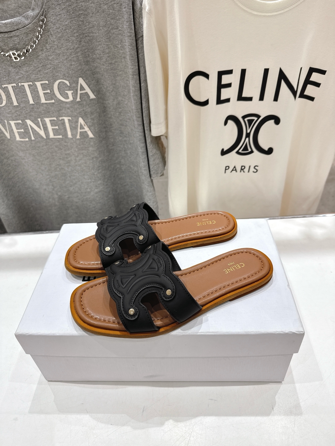 高版本出厂
 Celine*塞琳2025ss思琳初夏新款凯旋门Logo凉拖鞋
高级感十足  网红ins种