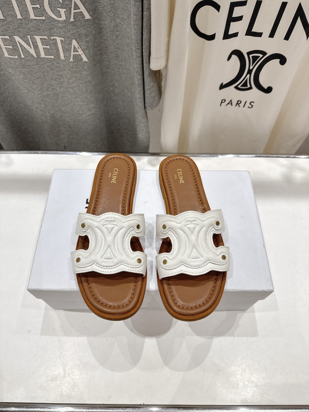 高版本出厂
 Celine*塞琳2025ss思琳初夏新款凯旋门Logo凉拖鞋
高级感十足  网红ins种