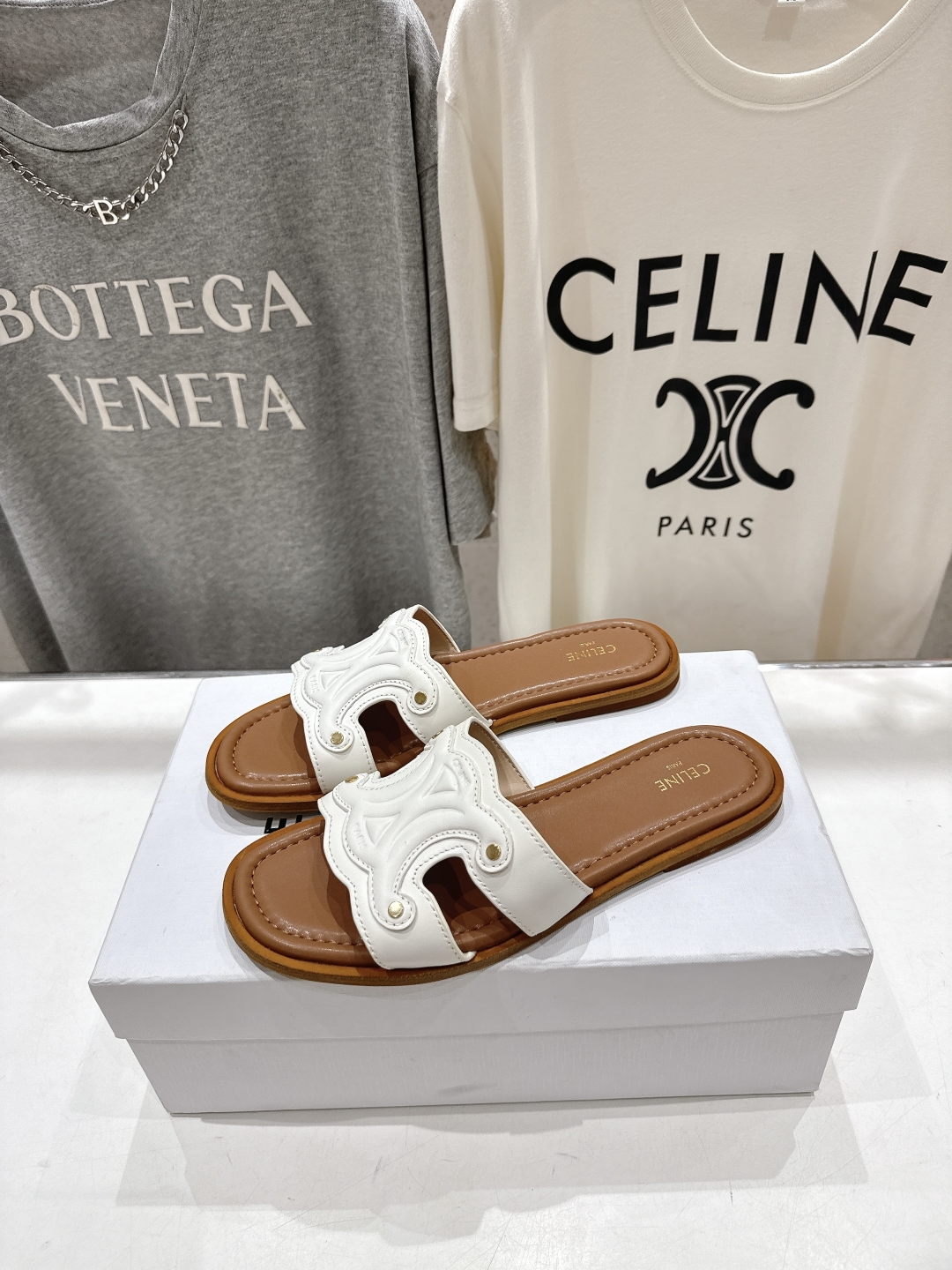 高版本出厂
 Celine*塞琳2025ss思琳初夏新款凯旋门Logo凉拖鞋
高级感十足  网红ins种