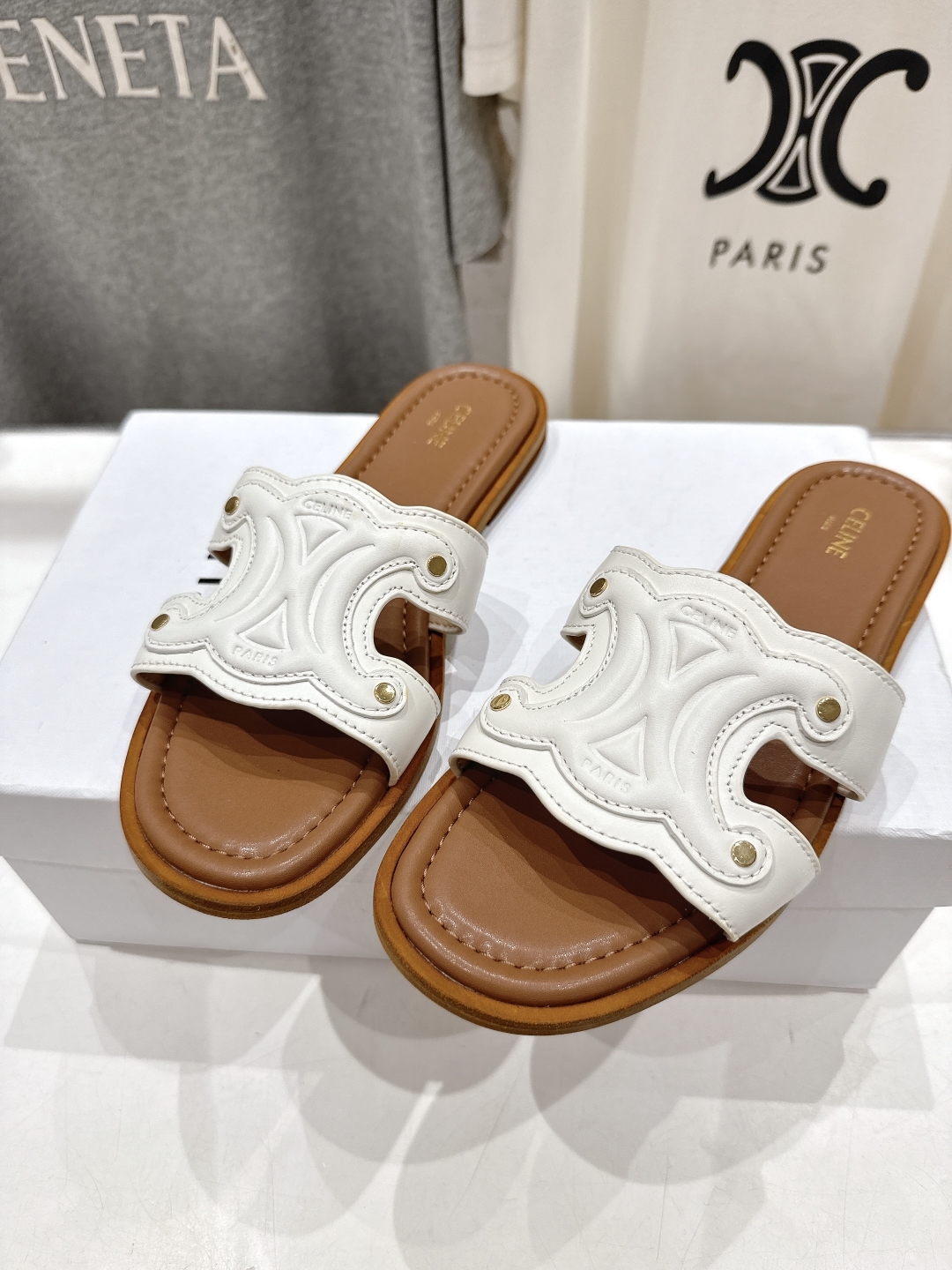 高版本出厂
 Celine*塞琳2025ss思琳初夏新款凯旋门Logo凉拖鞋
高级感十足  网红ins种