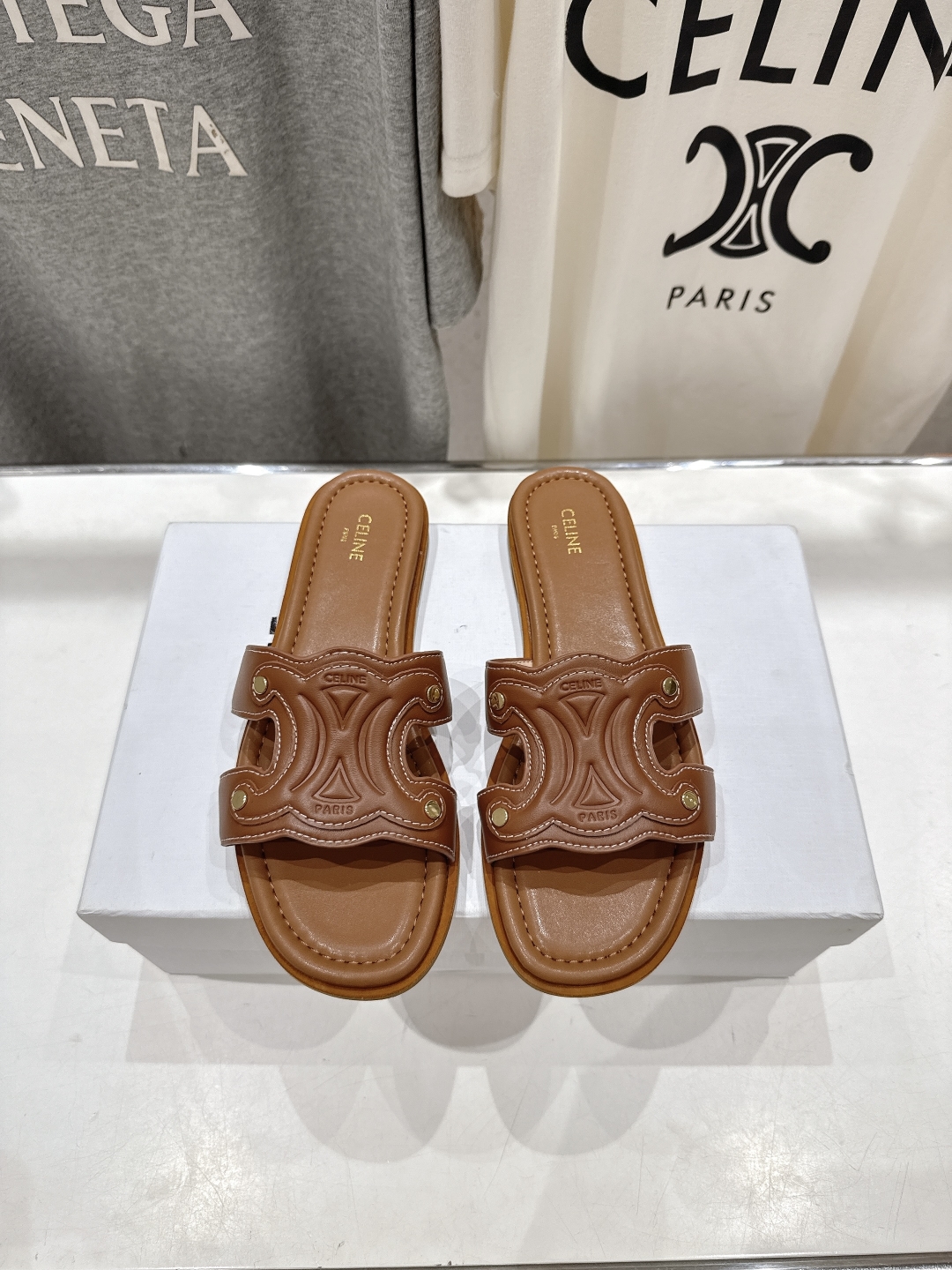 高版本出厂
 Celine*塞琳2025ss思琳初夏新款凯旋门Logo凉拖鞋
高级感十足  网红ins种