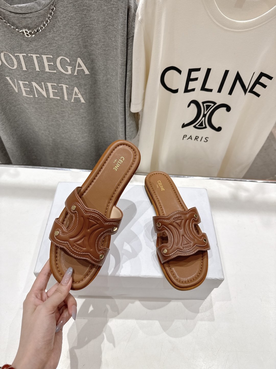 高版本出厂
 Celine*塞琳2025ss思琳初夏新款凯旋门Logo凉拖鞋
高级感十足  网红ins种