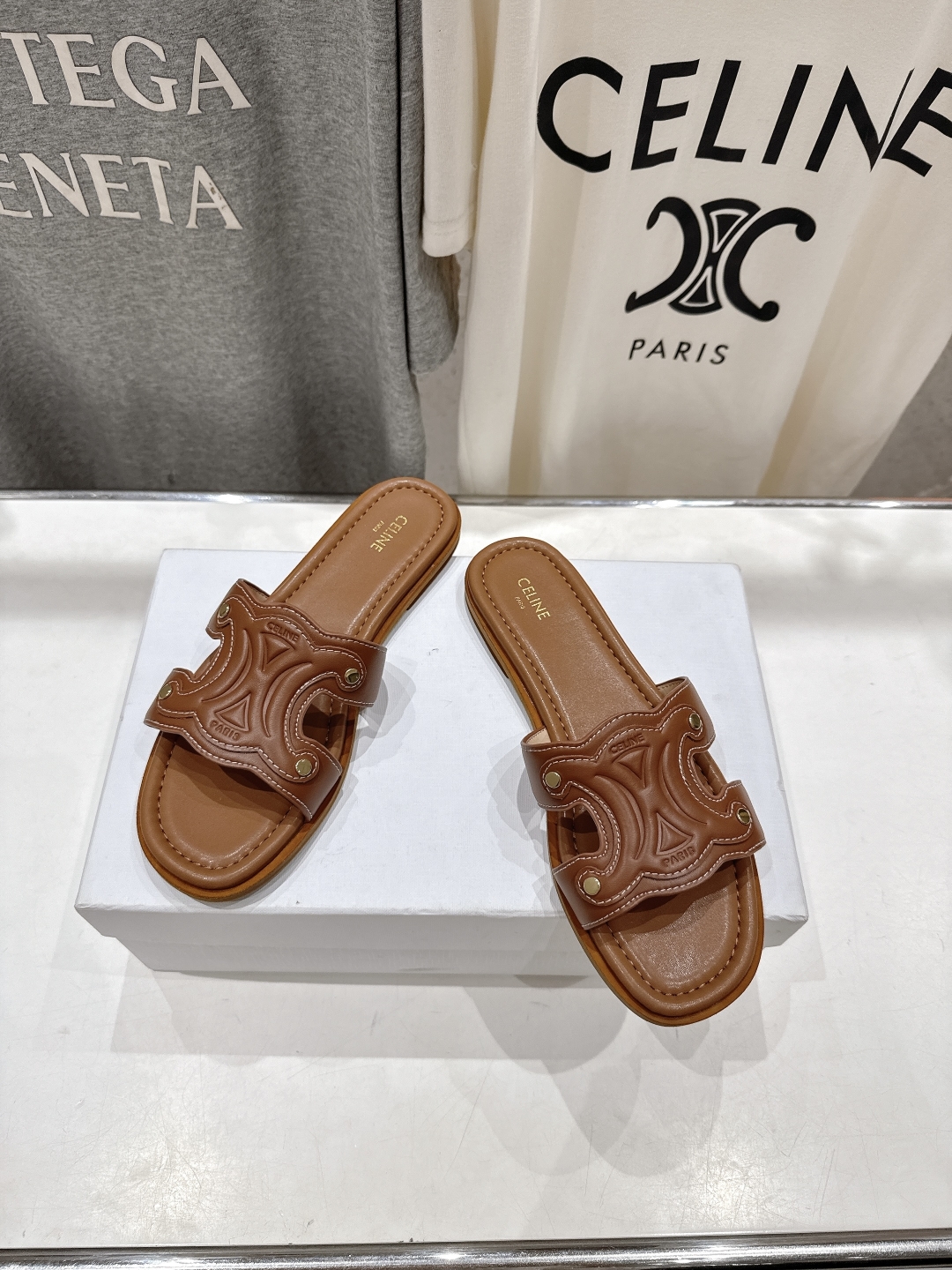高版本出厂
 Celine*塞琳2025ss思琳初夏新款凯旋门Logo凉拖鞋
高级感十足  网红ins种