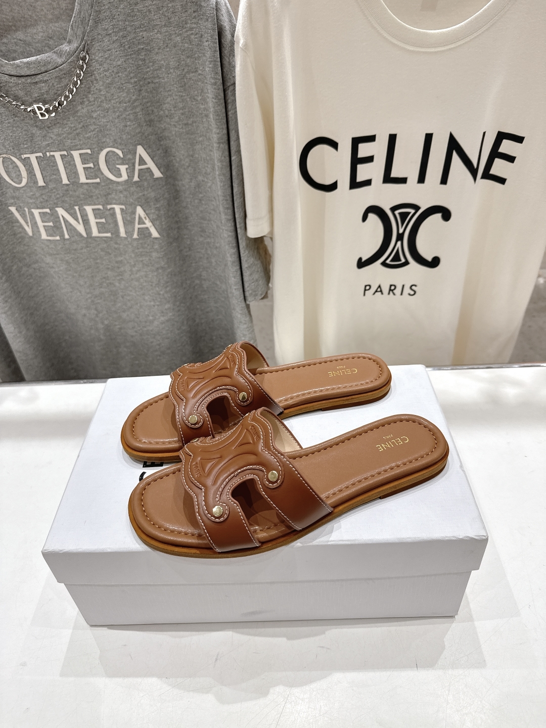 高版本出厂
 Celine*塞琳2025ss思琳初夏新款凯旋门Logo凉拖鞋
高级感十足  网红ins种