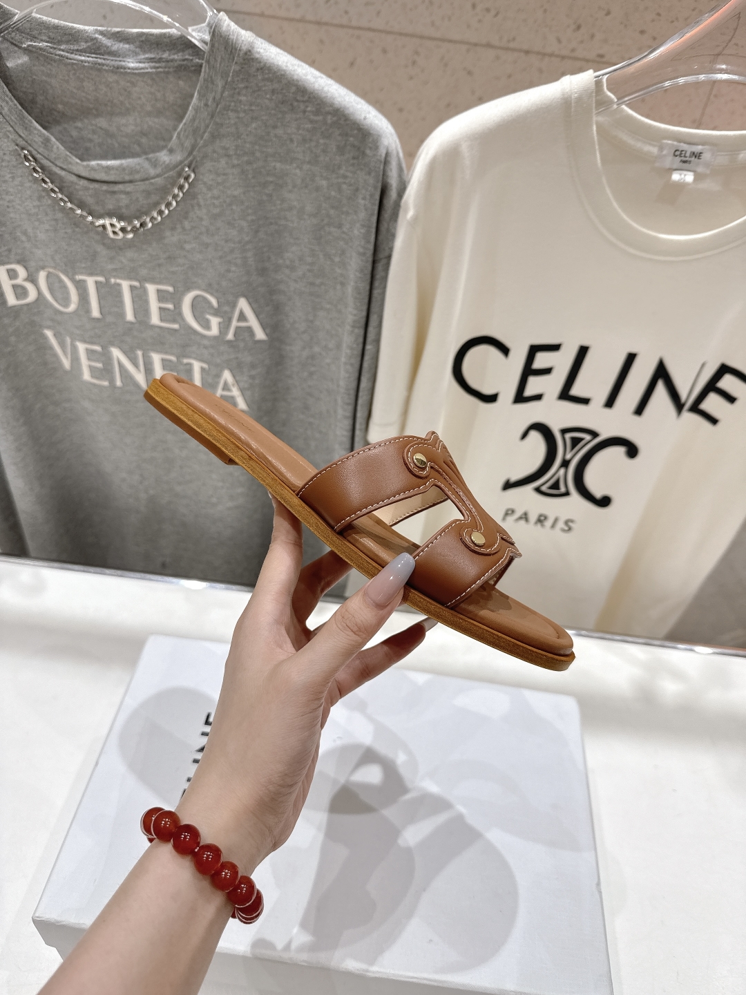 高版本出厂
 Celine*塞琳2025ss思琳初夏新款凯旋门Logo凉拖鞋
高级感十足  网红ins种