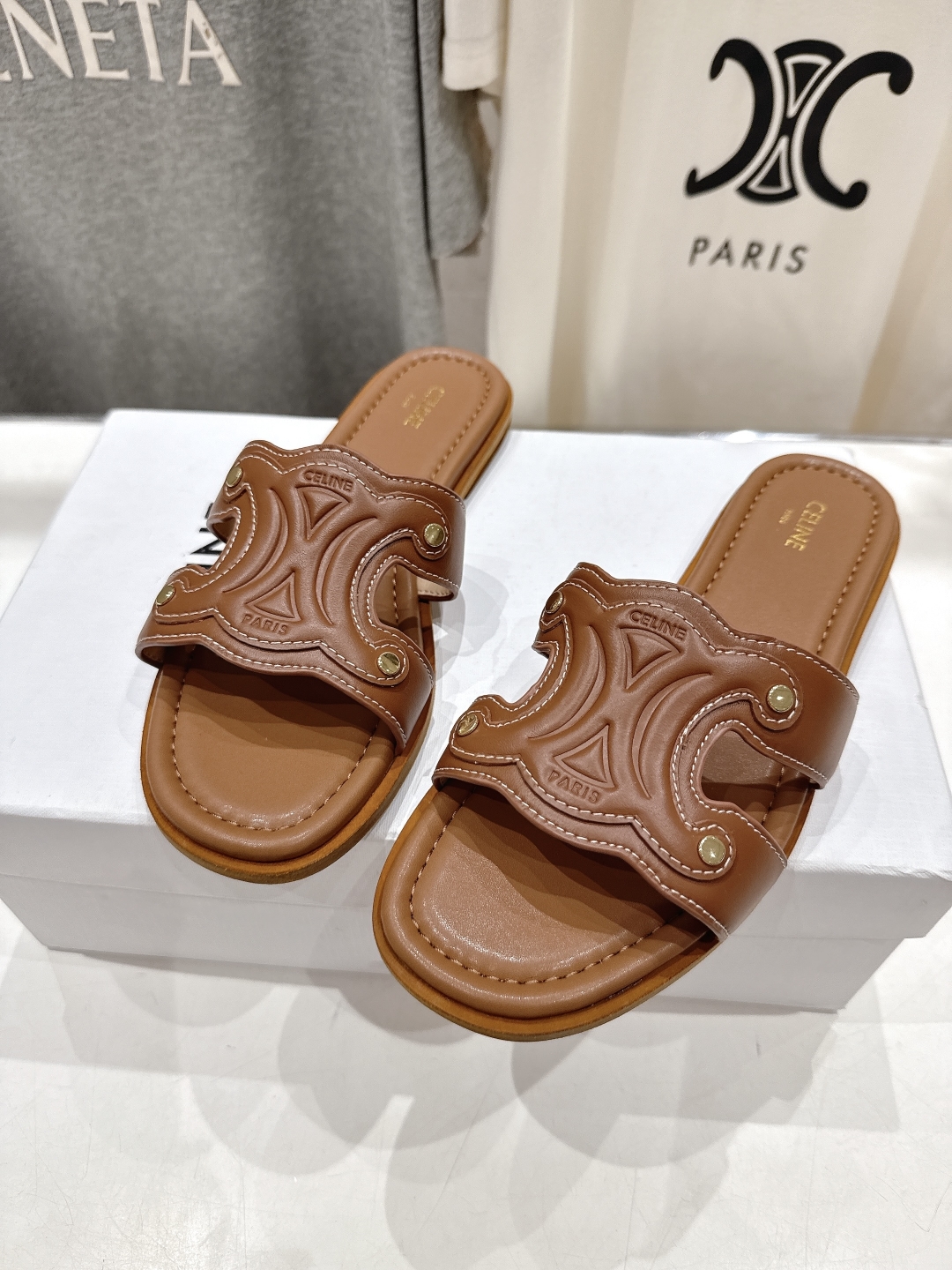 高版本出厂
 Celine*塞琳2025ss思琳初夏新款凯旋门Logo凉拖鞋
高级感十足  网红ins种