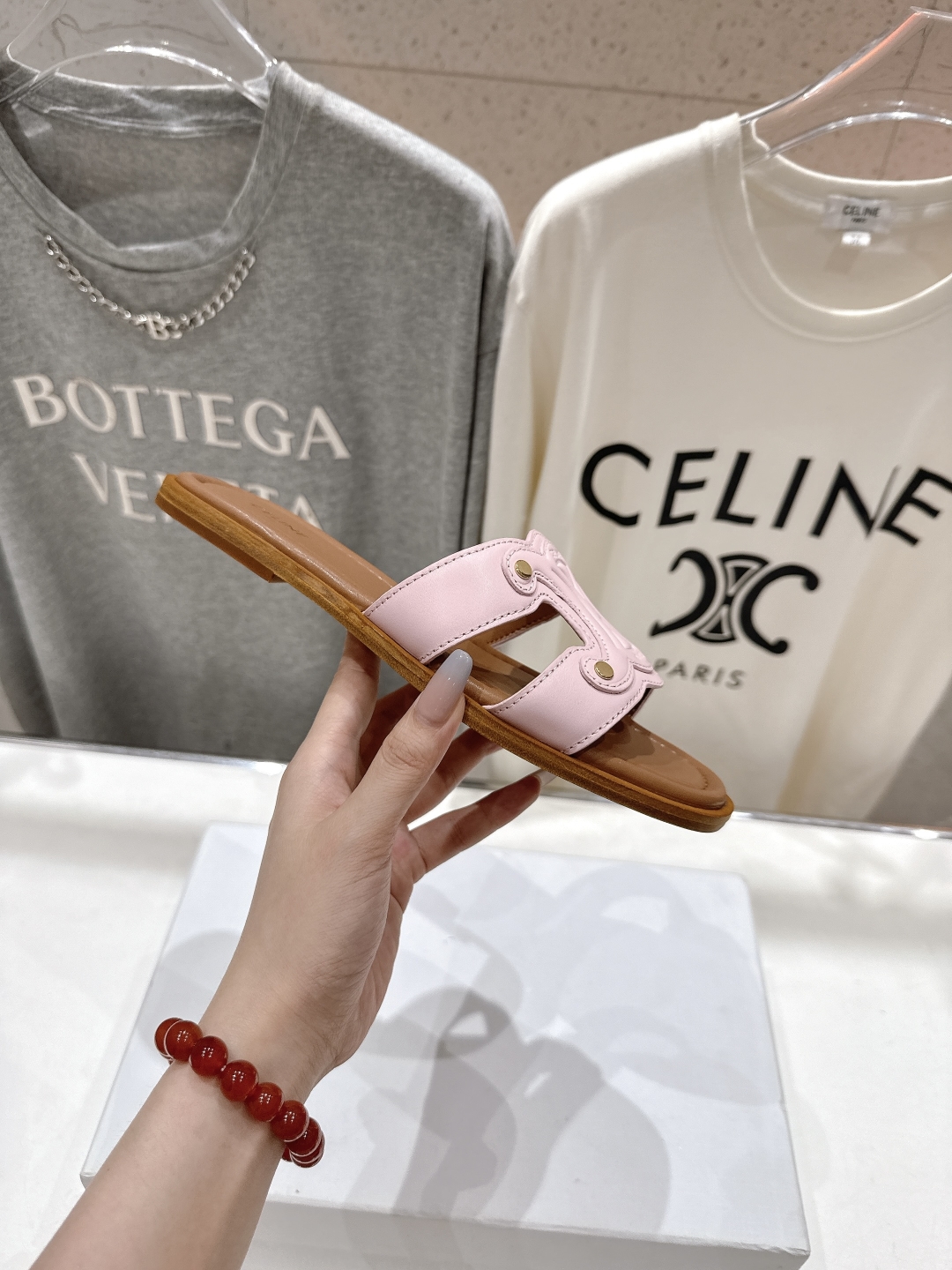 高版本出厂
 Celine*塞琳2025ss思琳初夏新款凯旋门Logo凉拖鞋
高级感十足  网红ins种
