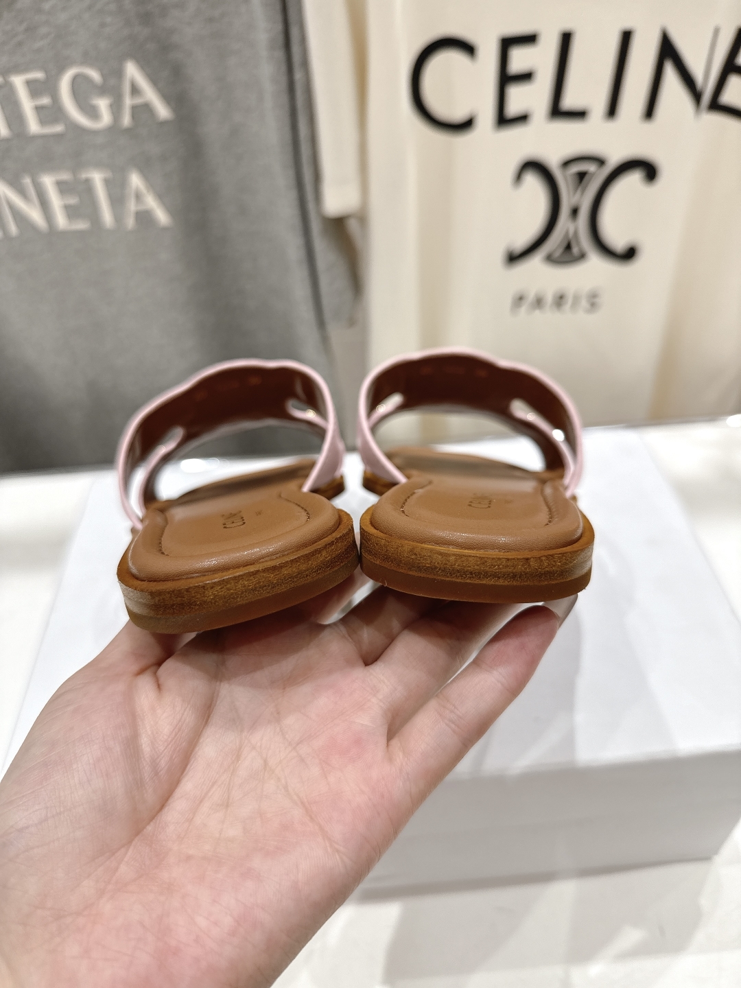 高版本出厂
 Celine*塞琳2025ss思琳初夏新款凯旋门Logo凉拖鞋
高级感十足  网红ins种