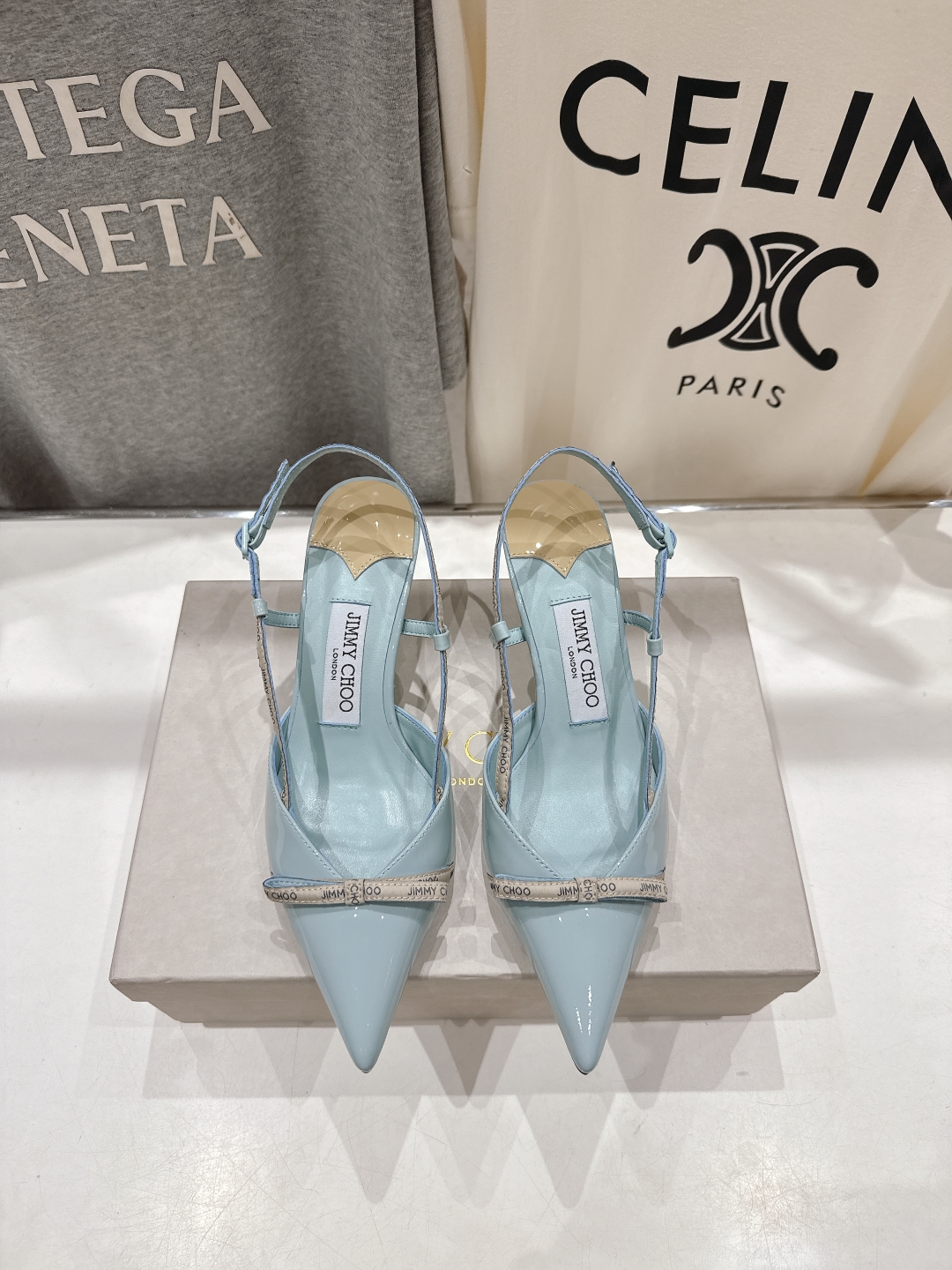 高版本出厂
  JIMMY CHOO*｜JC/吉米周2025ss新款简约尖头高跟鞋凉鞋

原版套楦，完美
