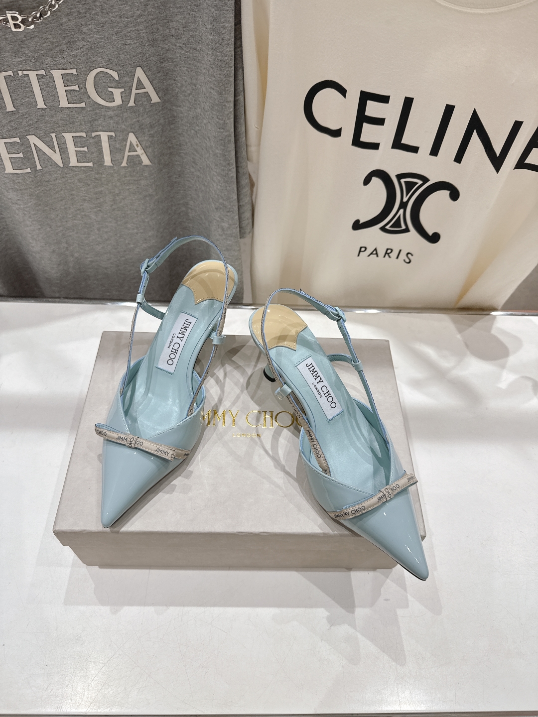 高版本出厂
  JIMMY CHOO*｜JC/吉米周2025ss新款简约尖头高跟鞋凉鞋

原版套楦，完美
