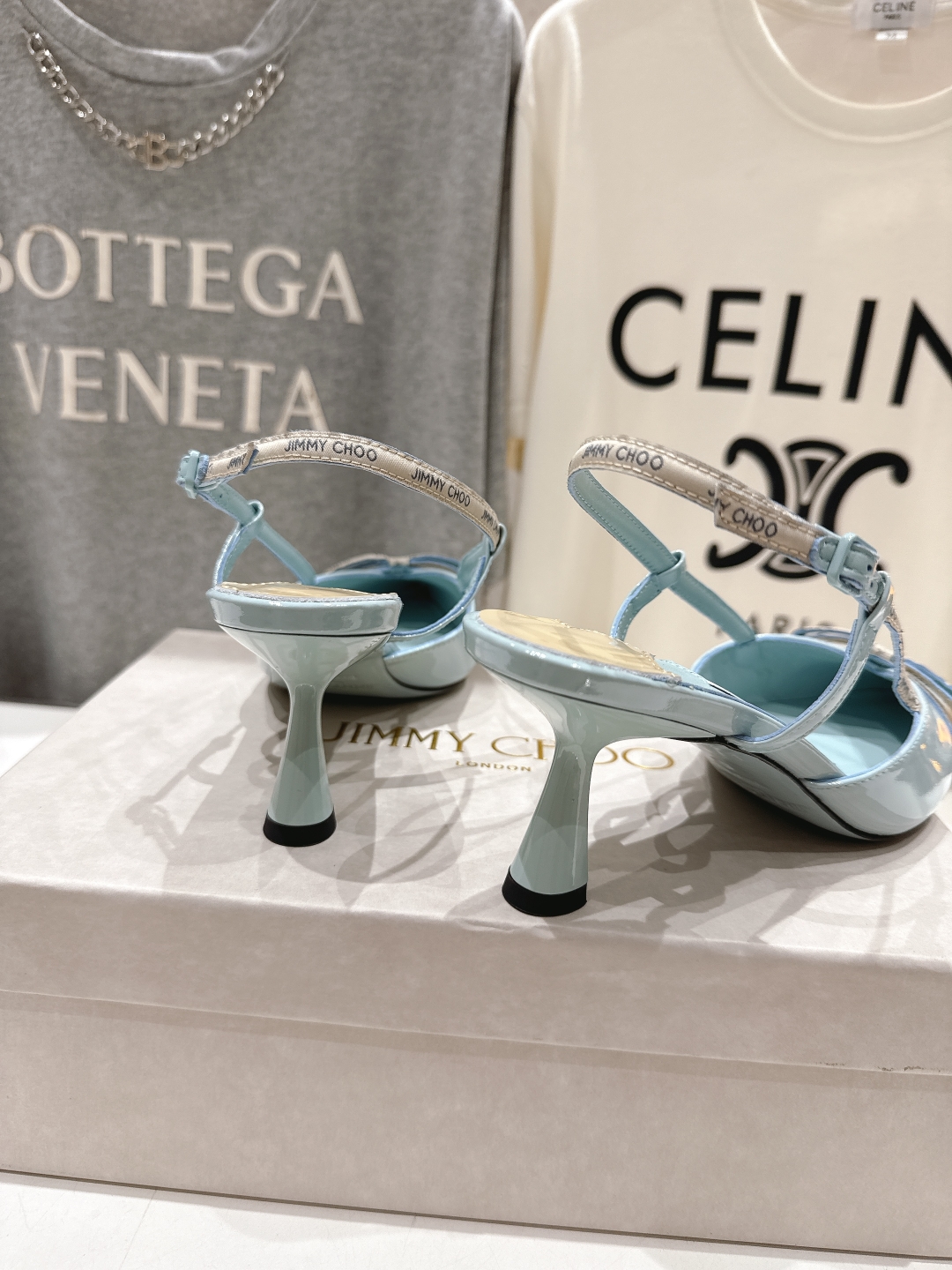 高版本出厂
  JIMMY CHOO*｜JC/吉米周2025ss新款简约尖头高跟鞋凉鞋

原版套楦，完美
