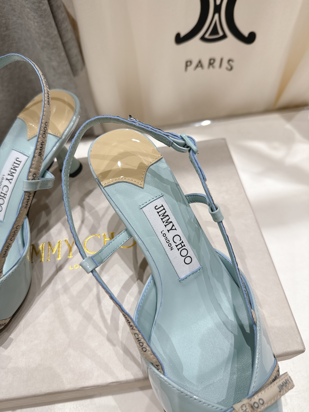 高版本出厂
  JIMMY CHOO*｜JC/吉米周2025ss新款简约尖头高跟鞋凉鞋

原版套楦，完美