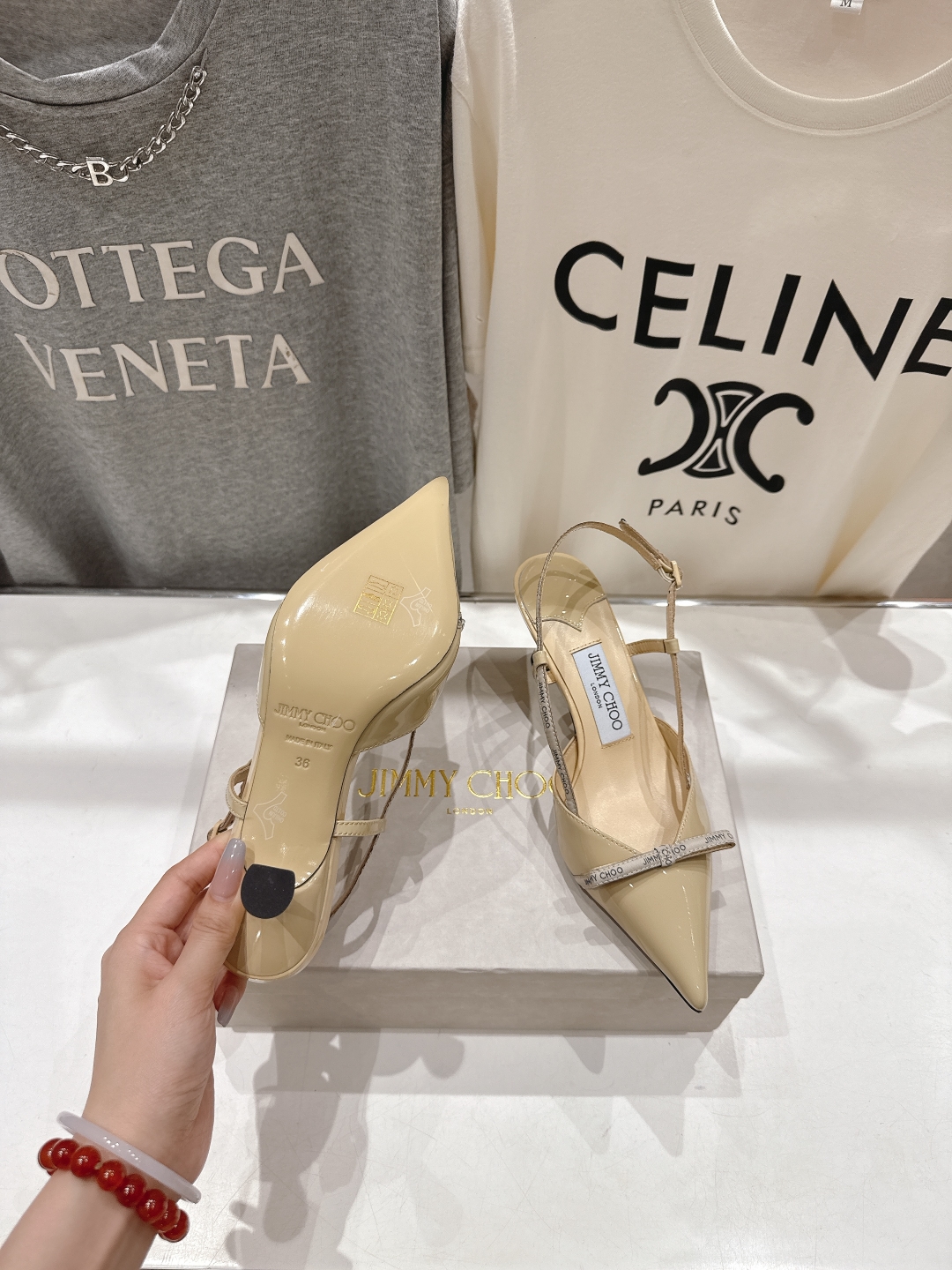 高版本出厂
  JIMMY CHOO*｜JC/吉米周2025ss新款简约尖头高跟鞋凉鞋

原版套楦，完美