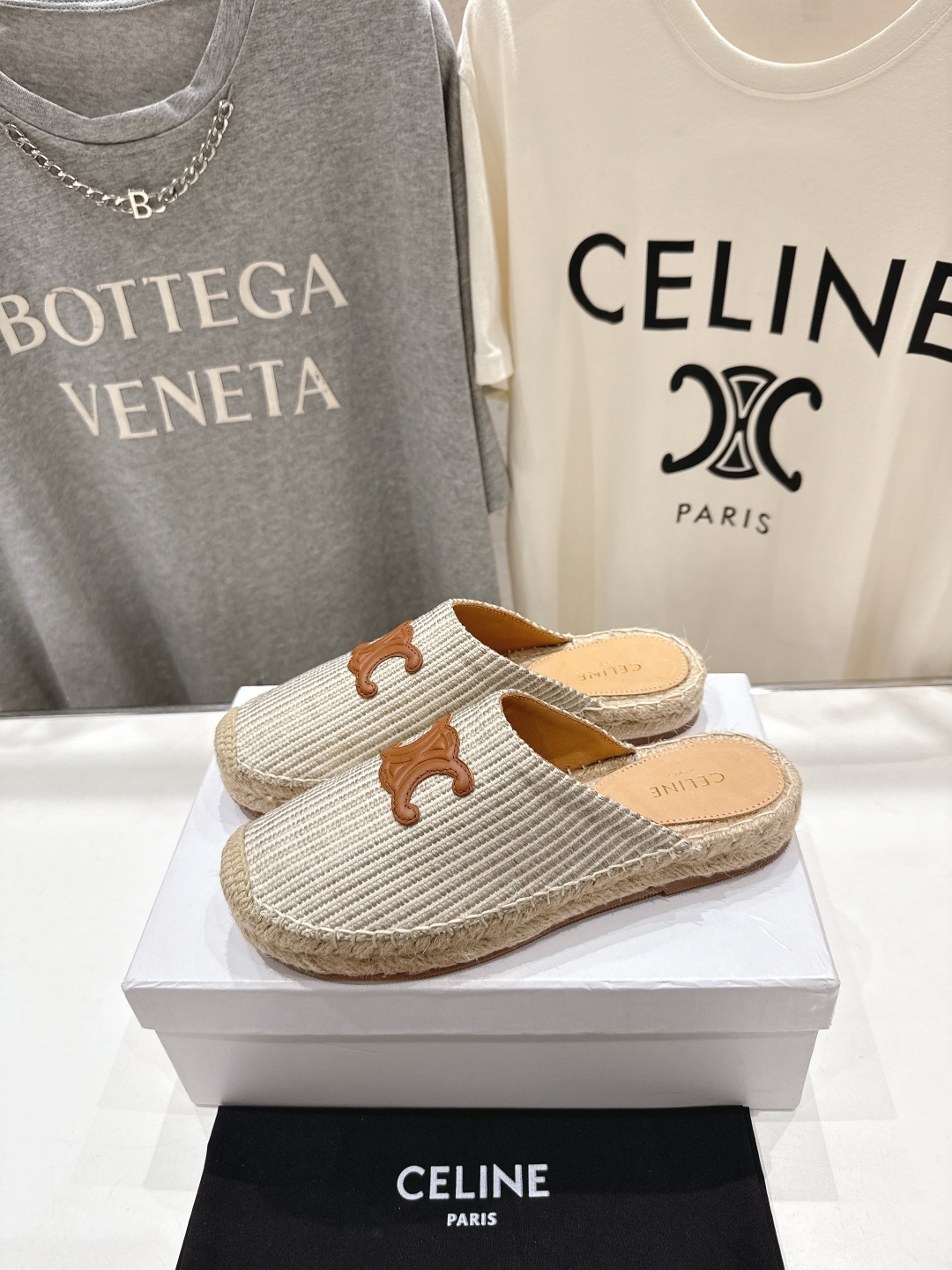 高版本出厂
 Celine*塞琳2025ss新款麻绳底渔夫鞋勃肯半托凉拖鞋高级感十足
网红ins种草神器