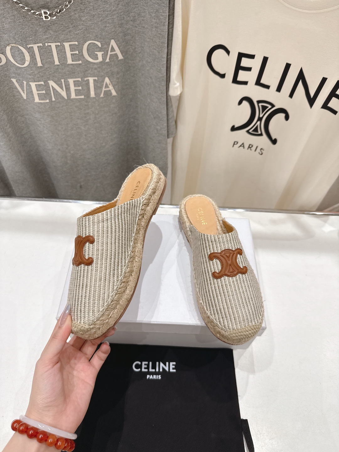 高版本出厂
 Celine*塞琳2025ss新款麻绳底渔夫鞋勃肯半托凉拖鞋高级感十足
网红ins种草神器