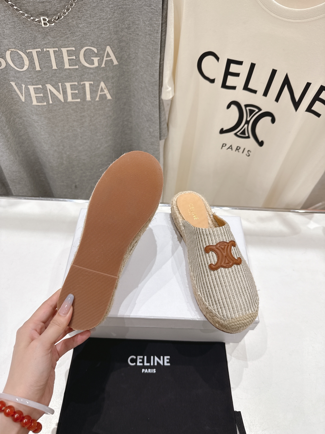 高版本出厂
 Celine*塞琳2025ss新款麻绳底渔夫鞋勃肯半托凉拖鞋高级感十足
网红ins种草神器
