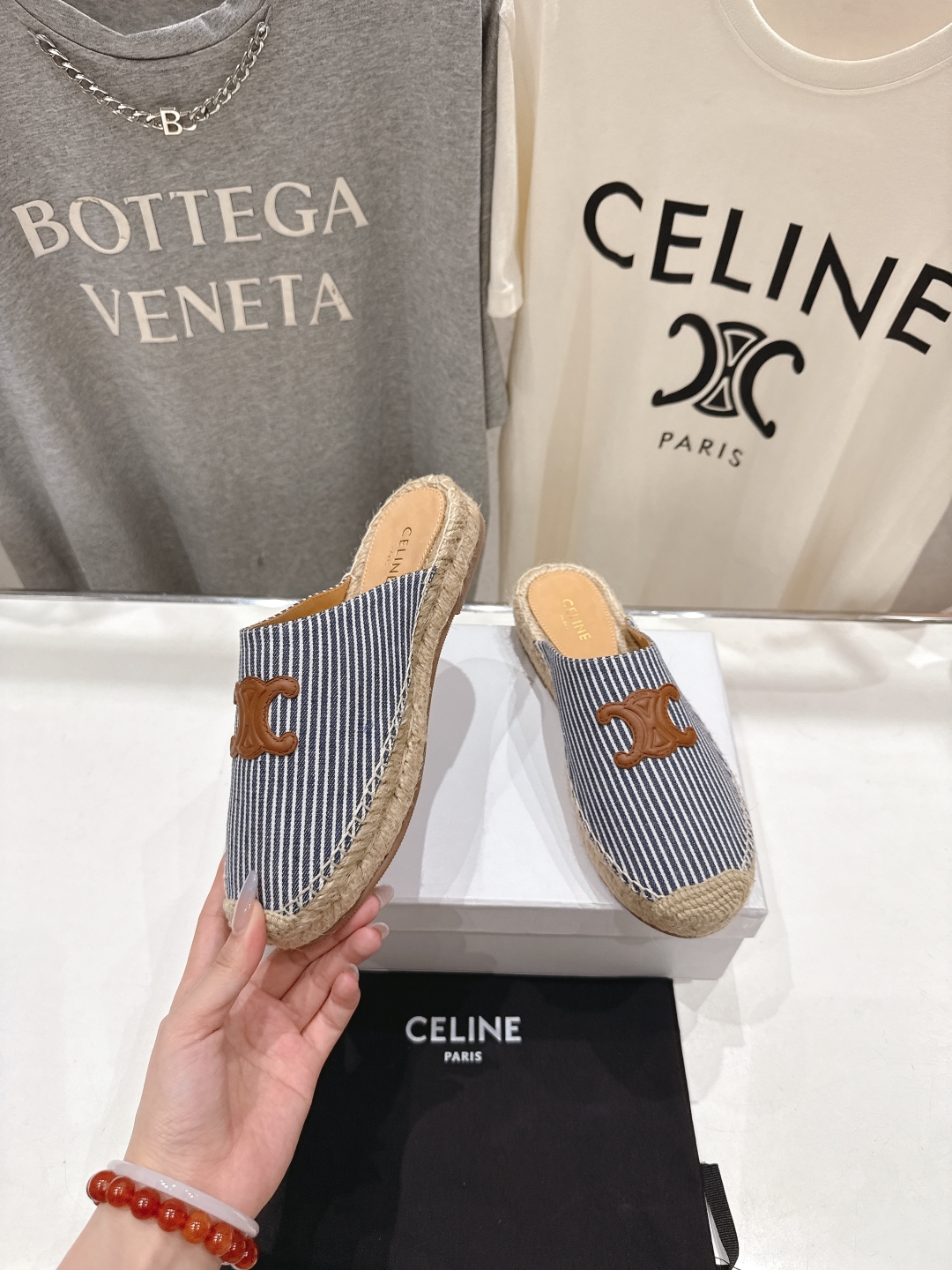 高版本出厂
 Celine*塞琳2025ss新款麻绳底渔夫鞋勃肯半托凉拖鞋高级感十足
网红ins种草神器