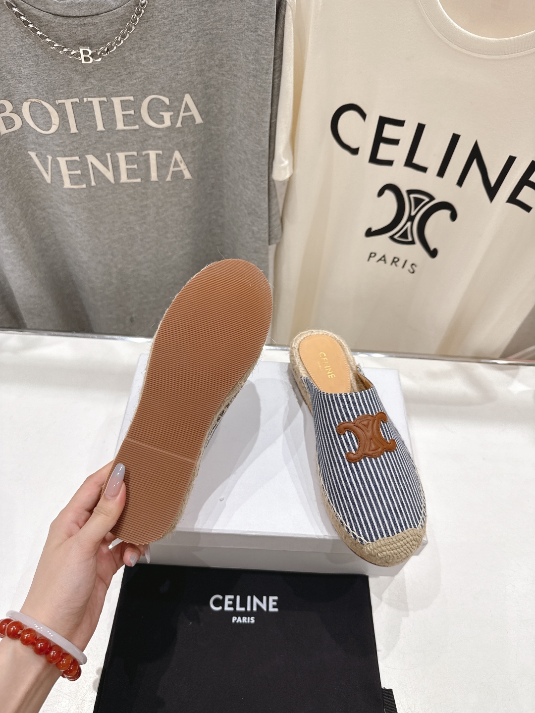 高版本出厂
 Celine*塞琳2025ss新款麻绳底渔夫鞋勃肯半托凉拖鞋高级感十足
网红ins种草神器