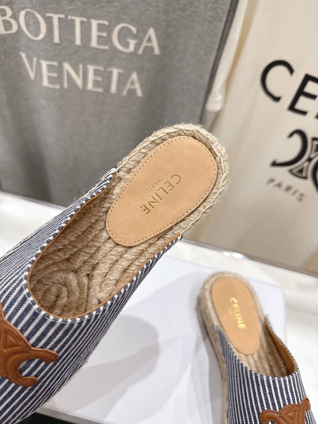 高版本出厂
 Celine*塞琳2025ss新款麻绳底渔夫鞋勃肯半托凉拖鞋高级感十足
网红ins种草神器