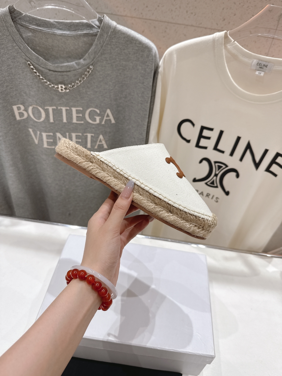 高版本出厂
 Celine*塞琳2025ss新款麻绳底渔夫鞋勃肯半托凉拖鞋高级感十足
网红ins种草神器