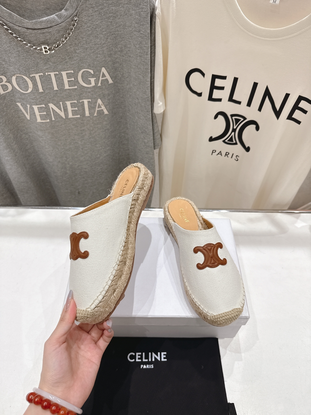高版本出厂
 Celine*塞琳2025ss新款麻绳底渔夫鞋勃肯半托凉拖鞋高级感十足
网红ins种草神器
